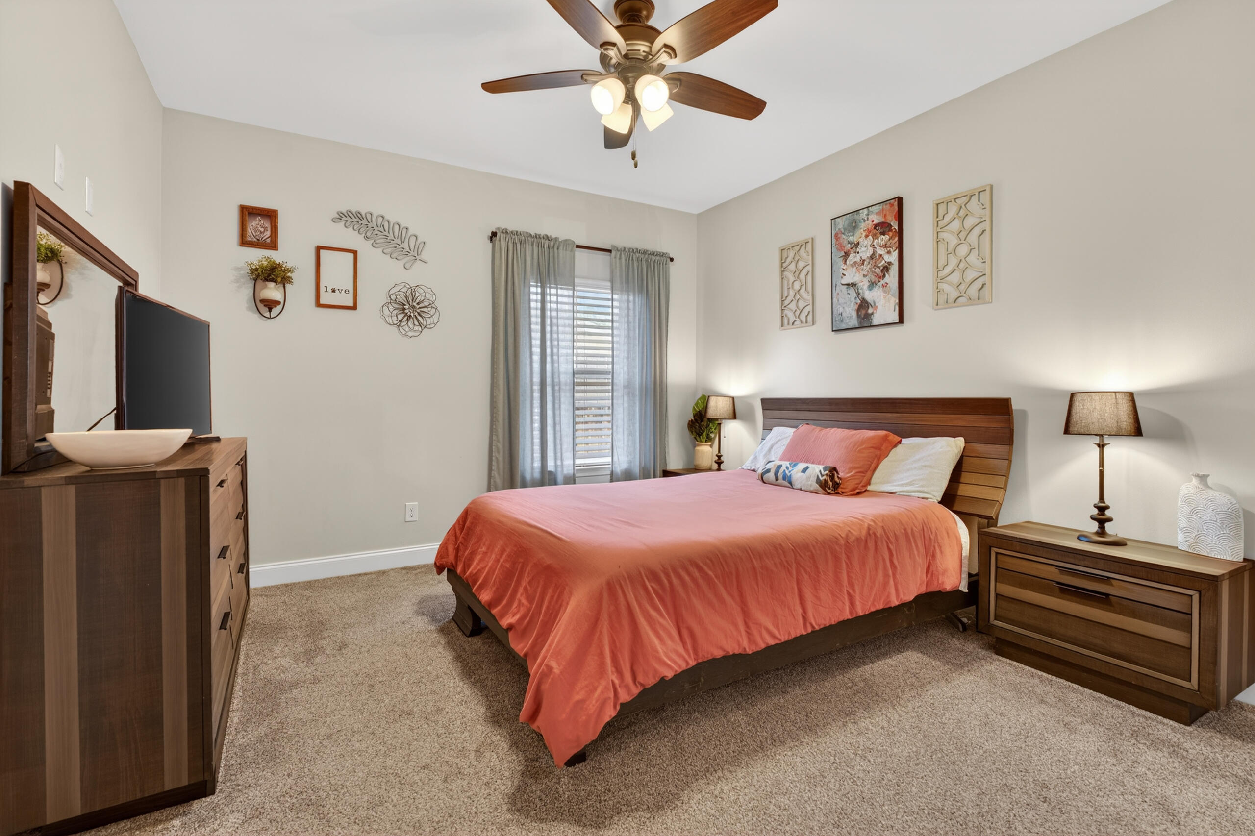 COLONIAL HEIGHTS - Residential