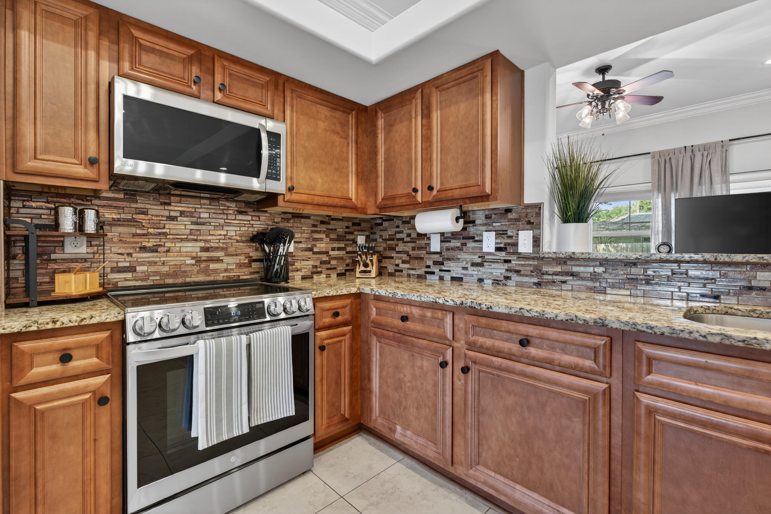 COLONIAL HEIGHTS - Residential