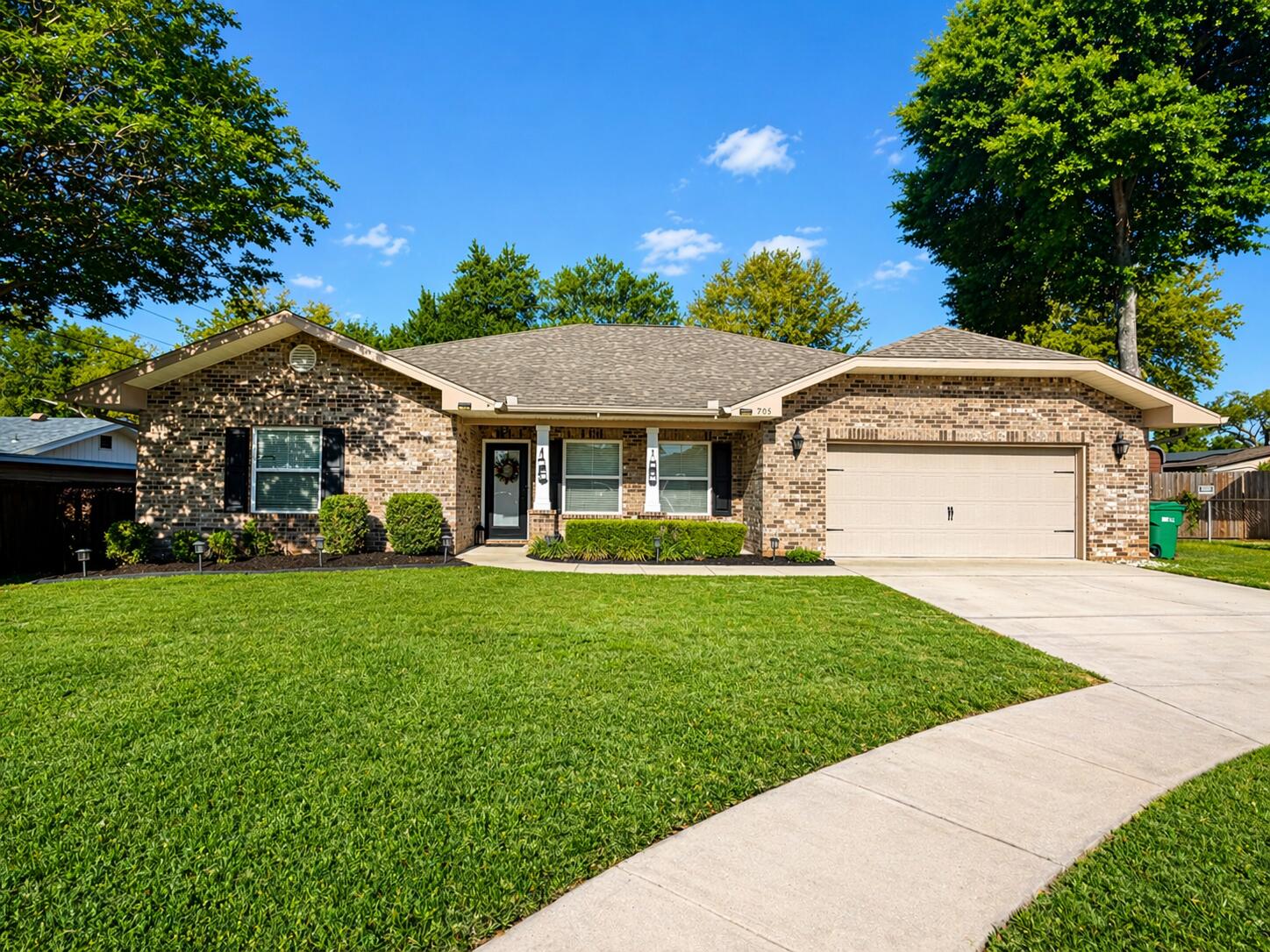 COLONIAL HEIGHTS - Residential