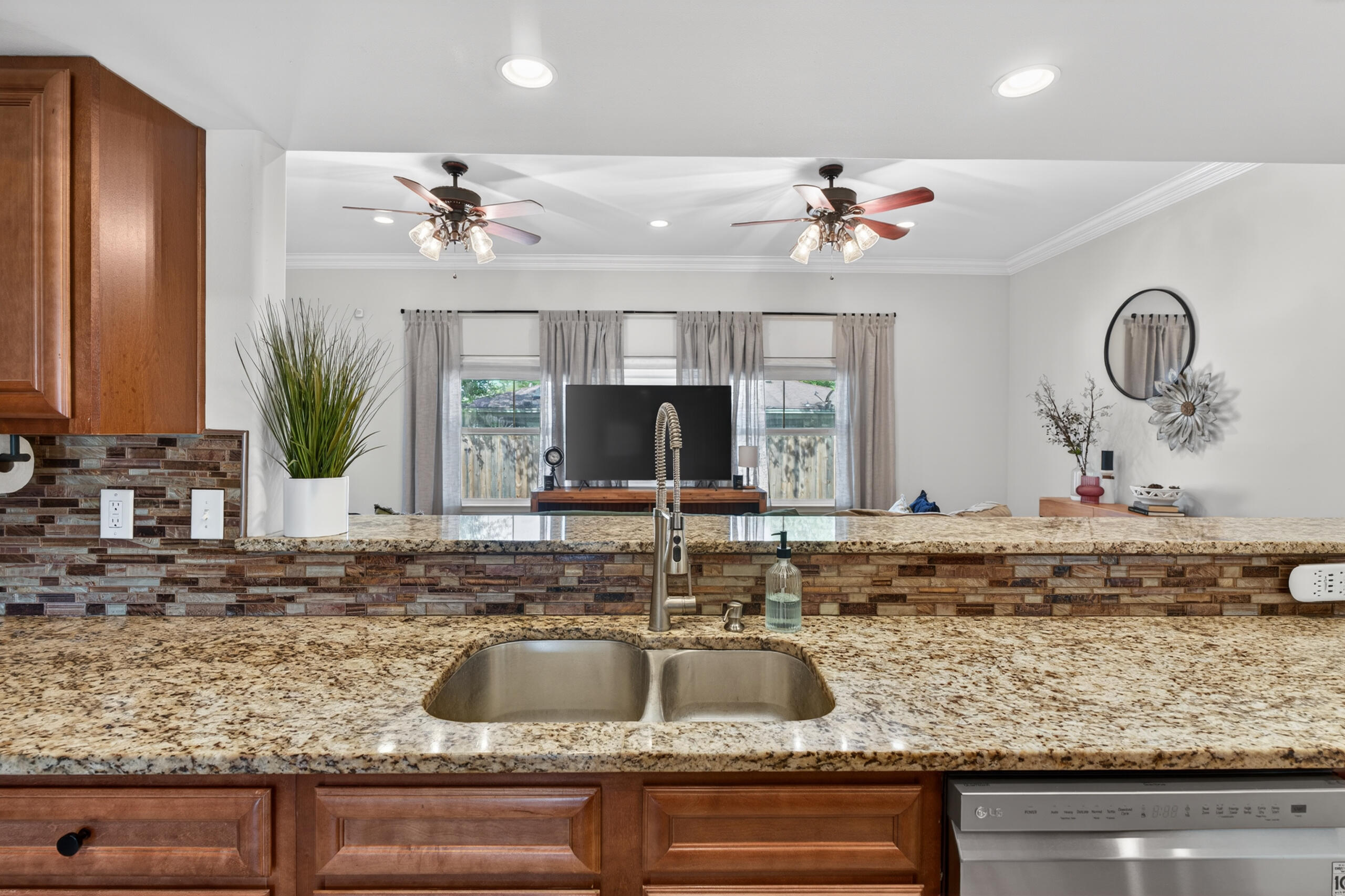 COLONIAL HEIGHTS - Residential