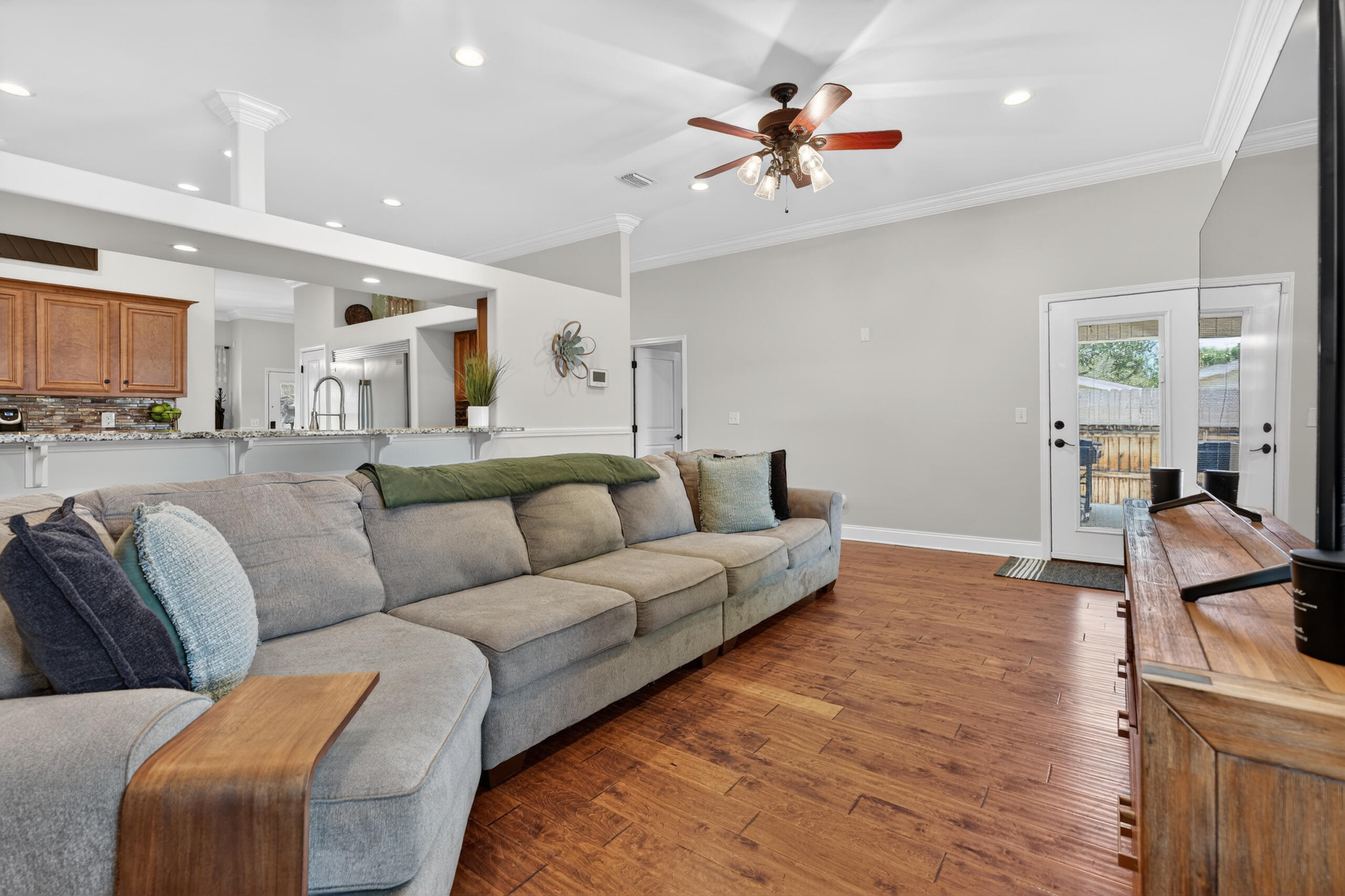 COLONIAL HEIGHTS - Residential