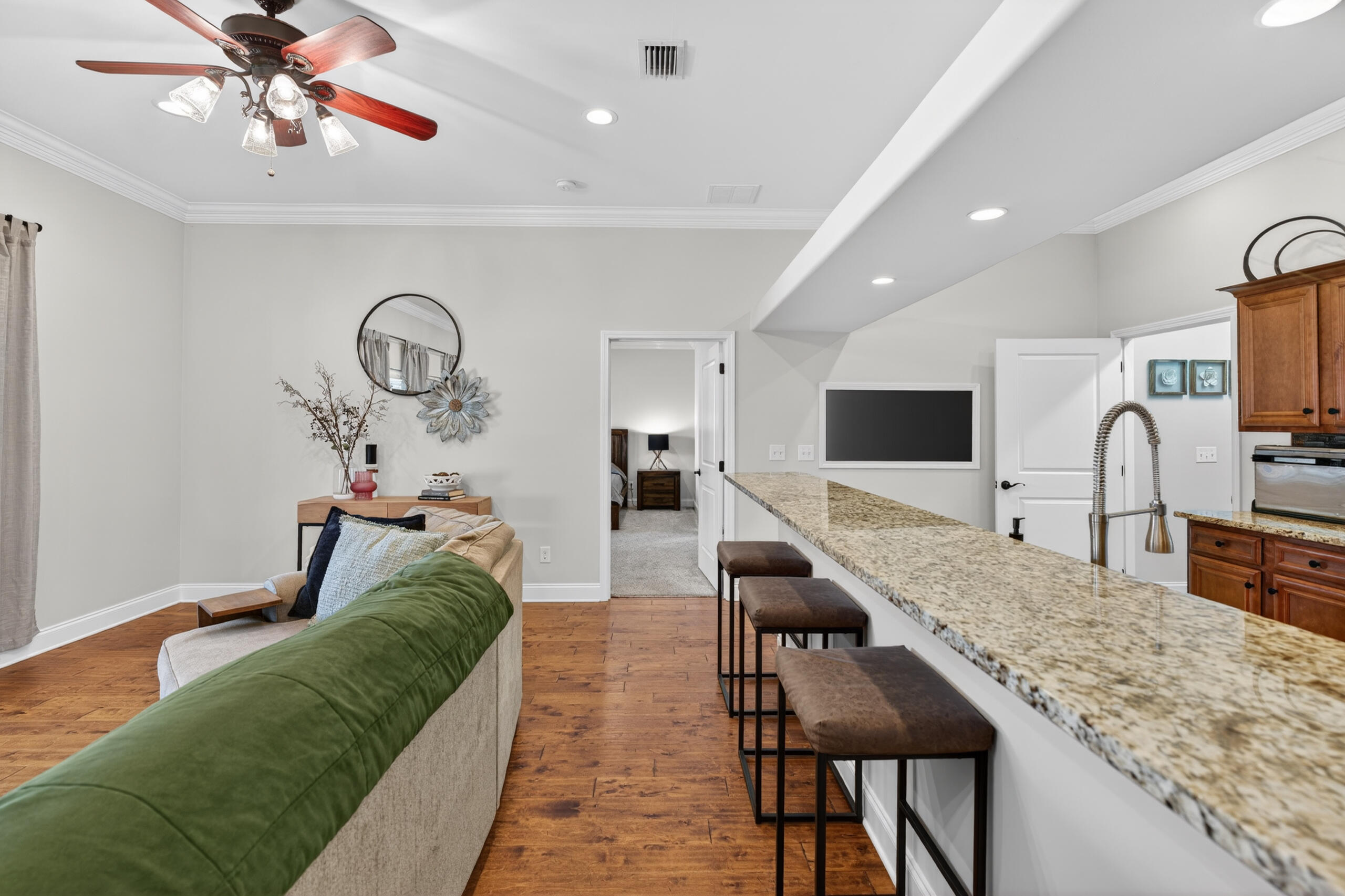 COLONIAL HEIGHTS - Residential