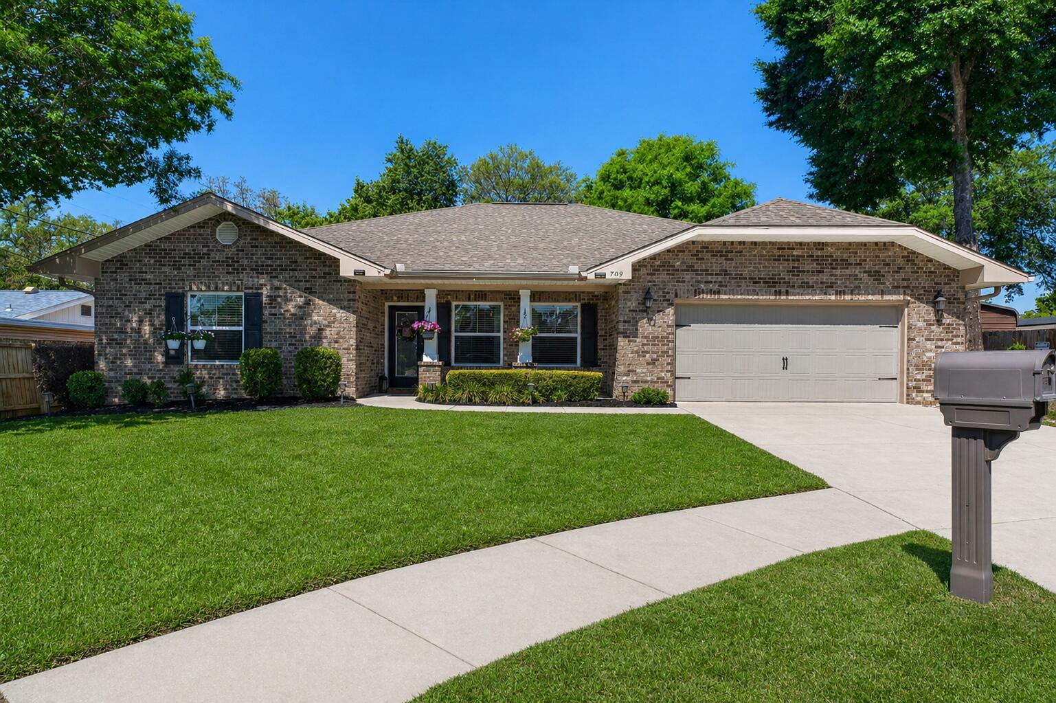 COLONIAL HEIGHTS - Residential