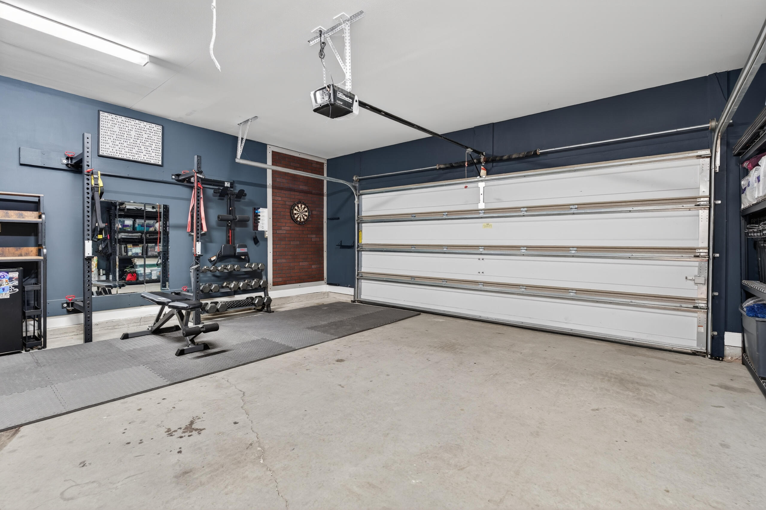 COLONIAL HEIGHTS - Residential