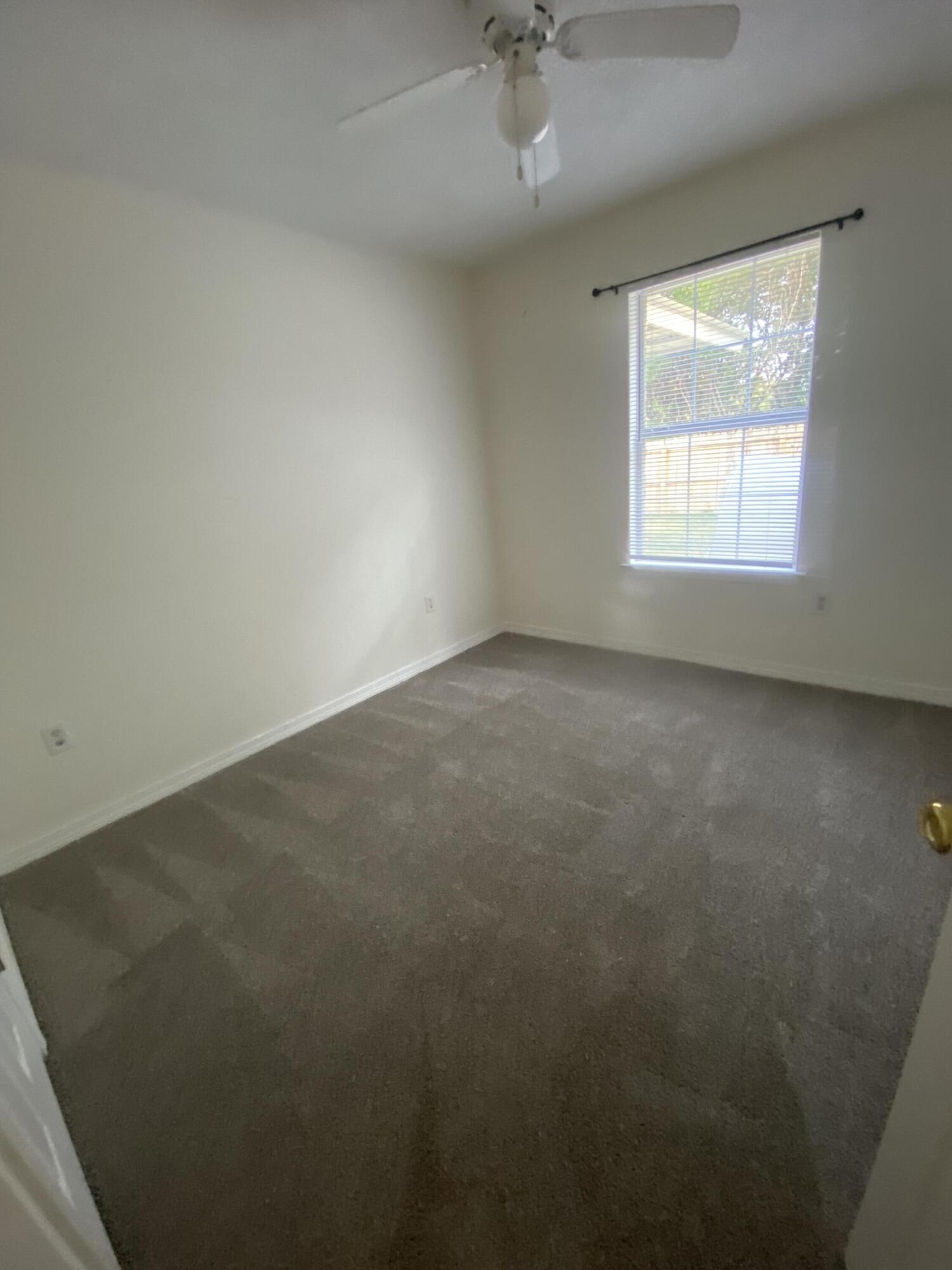 HAMPTON RIDGE ESTATES 1ST ADD - Residential Lease