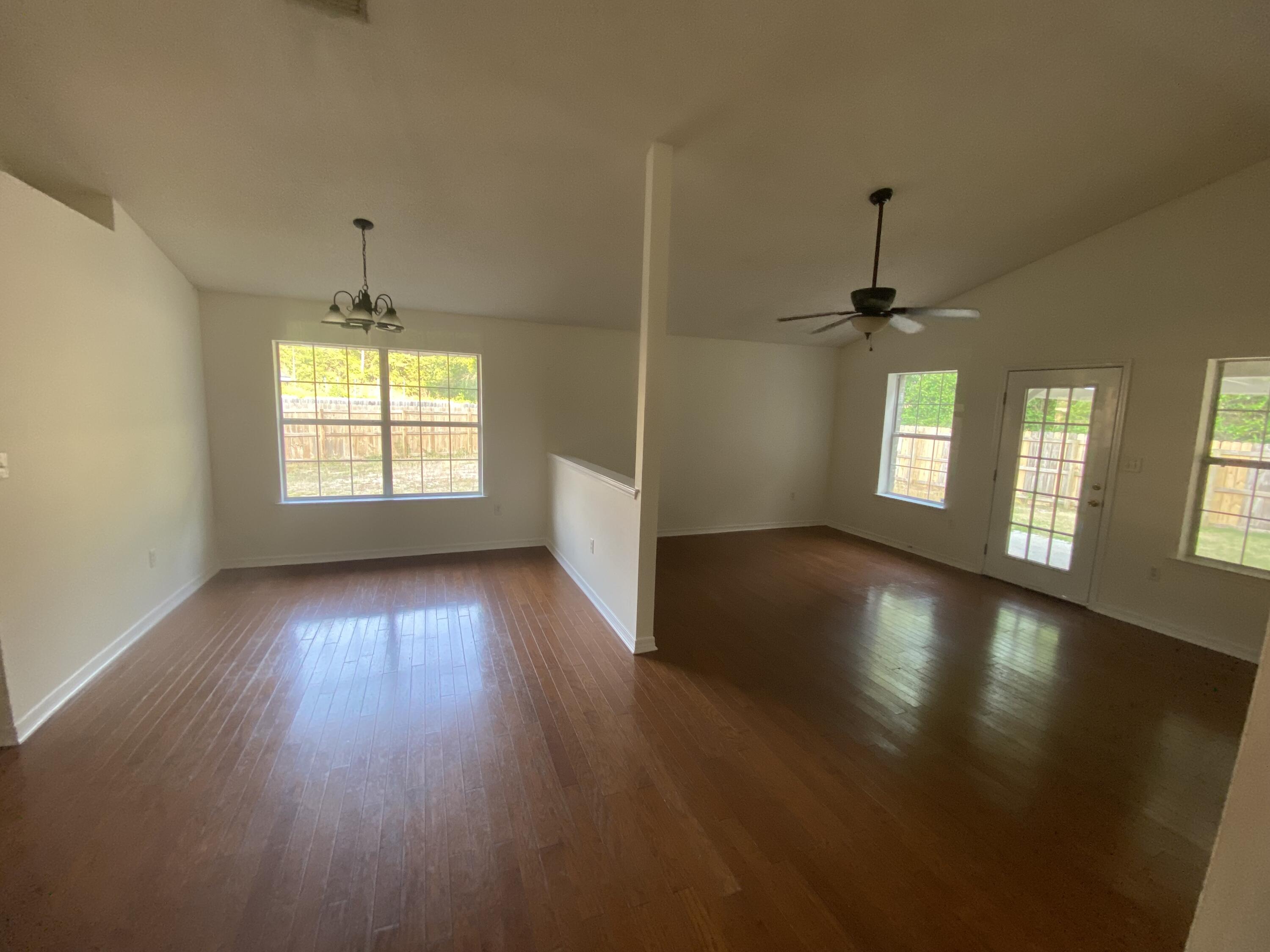 HAMPTON RIDGE ESTATES 1ST ADD - Residential Lease