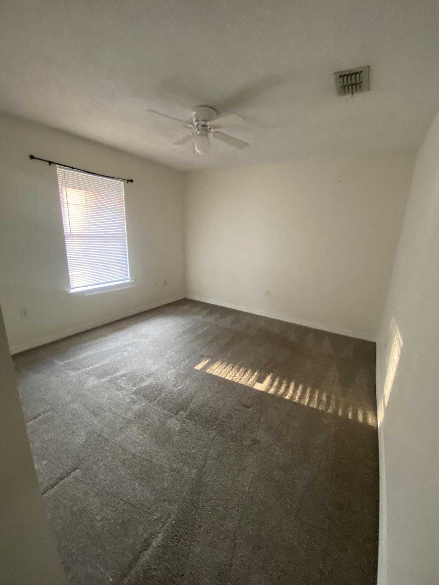 HAMPTON RIDGE ESTATES 1ST ADD - Residential Lease