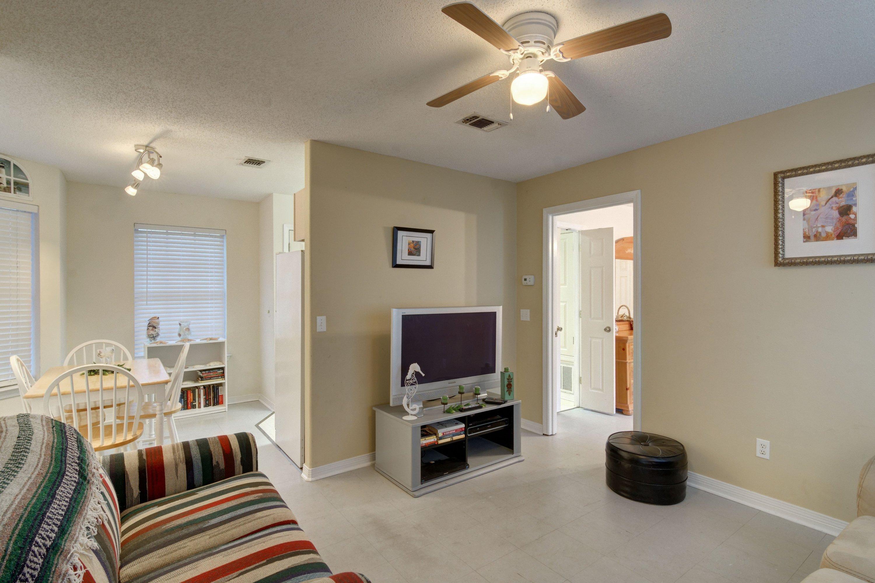 BAY WOODS - Residential