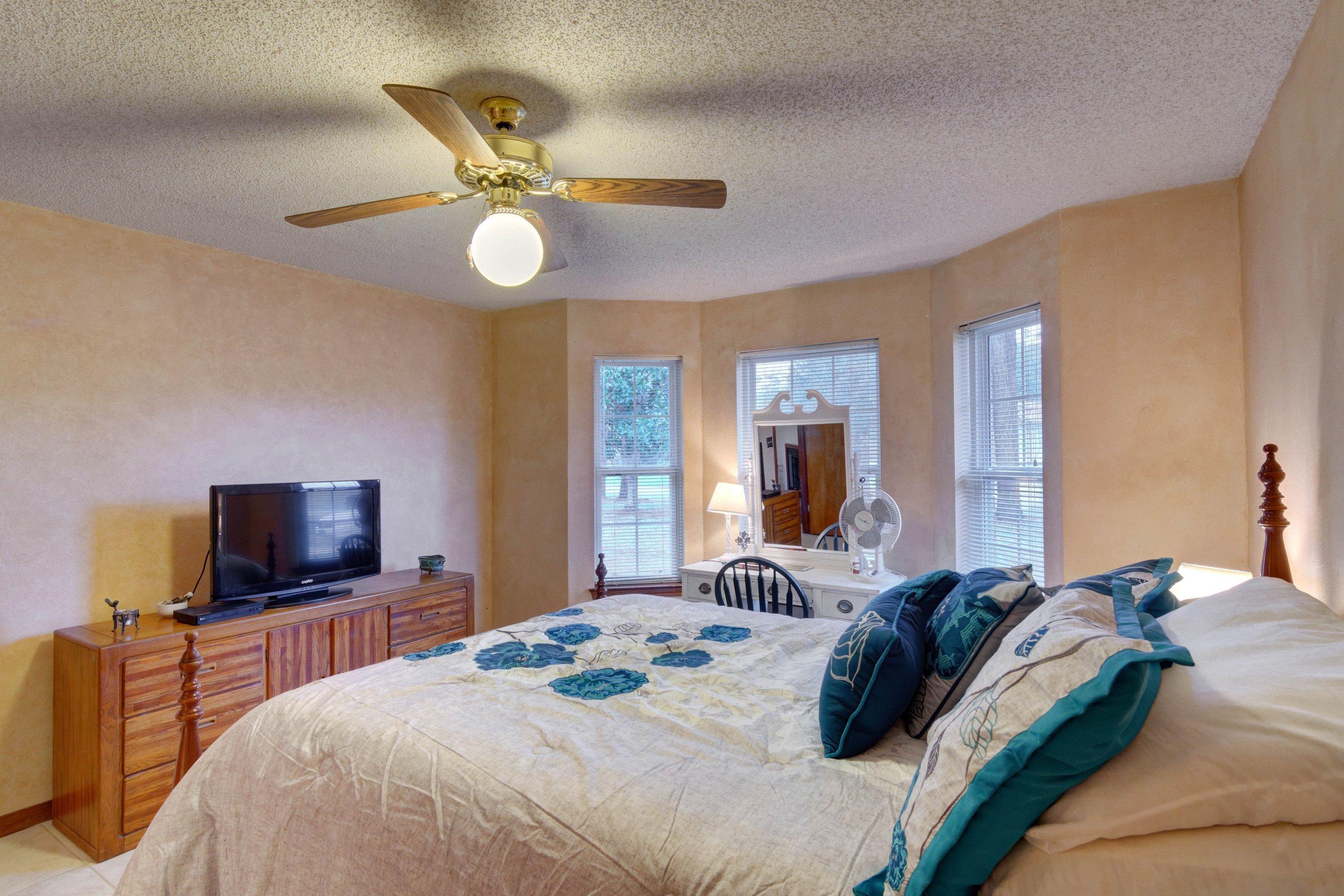 BAY WOODS - Residential