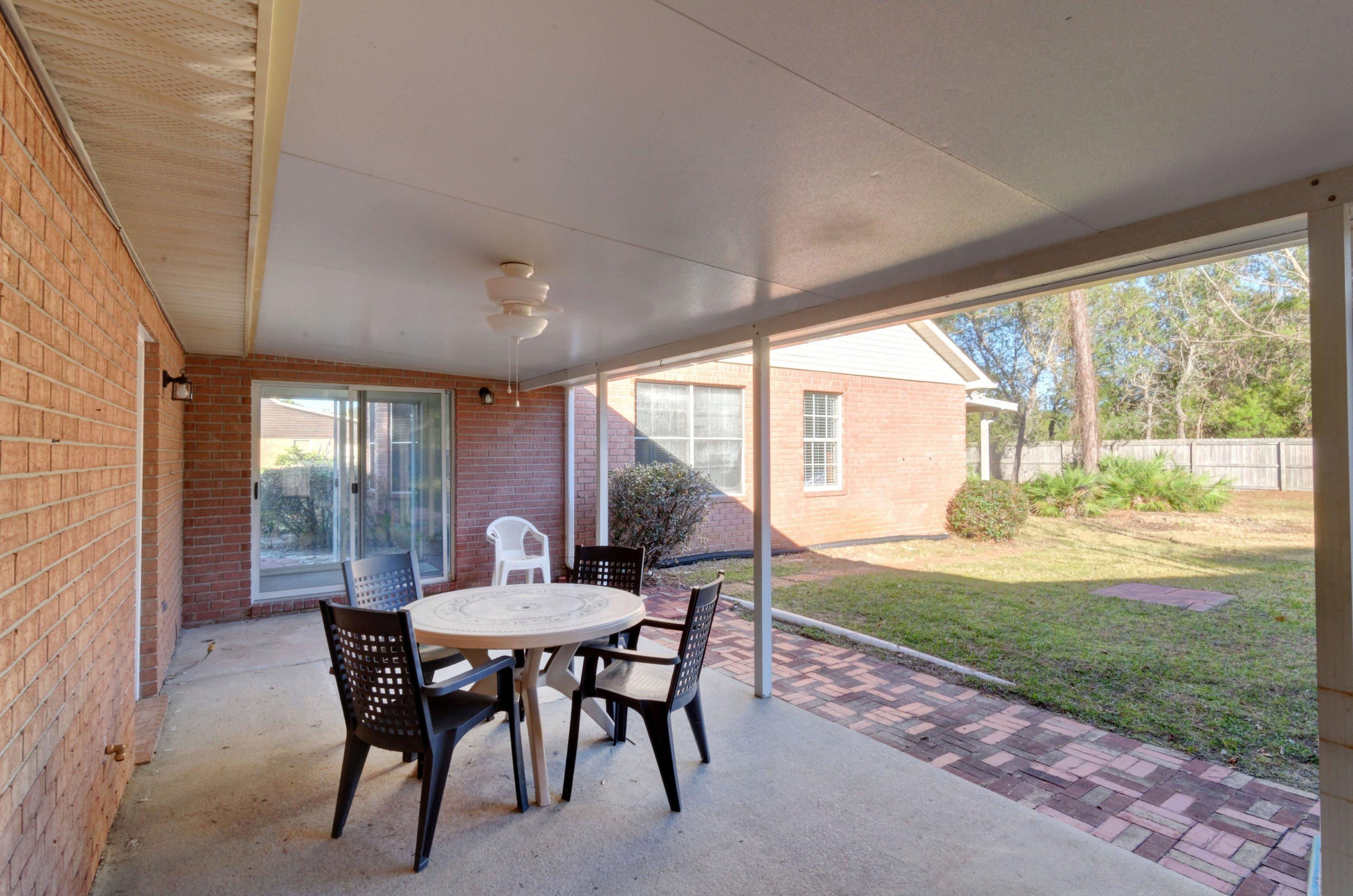 BAY WOODS - Residential