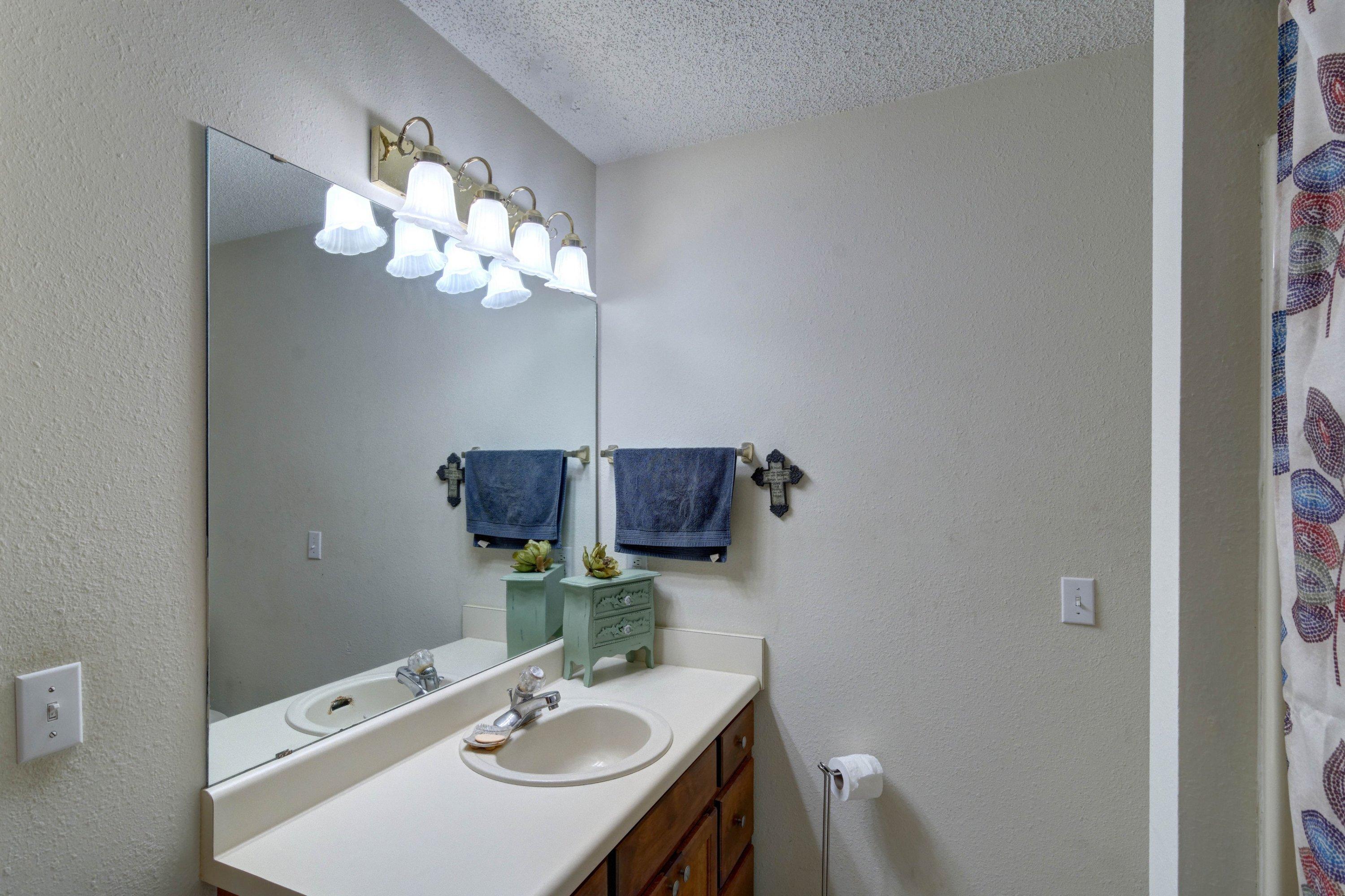 BAY WOODS - Residential