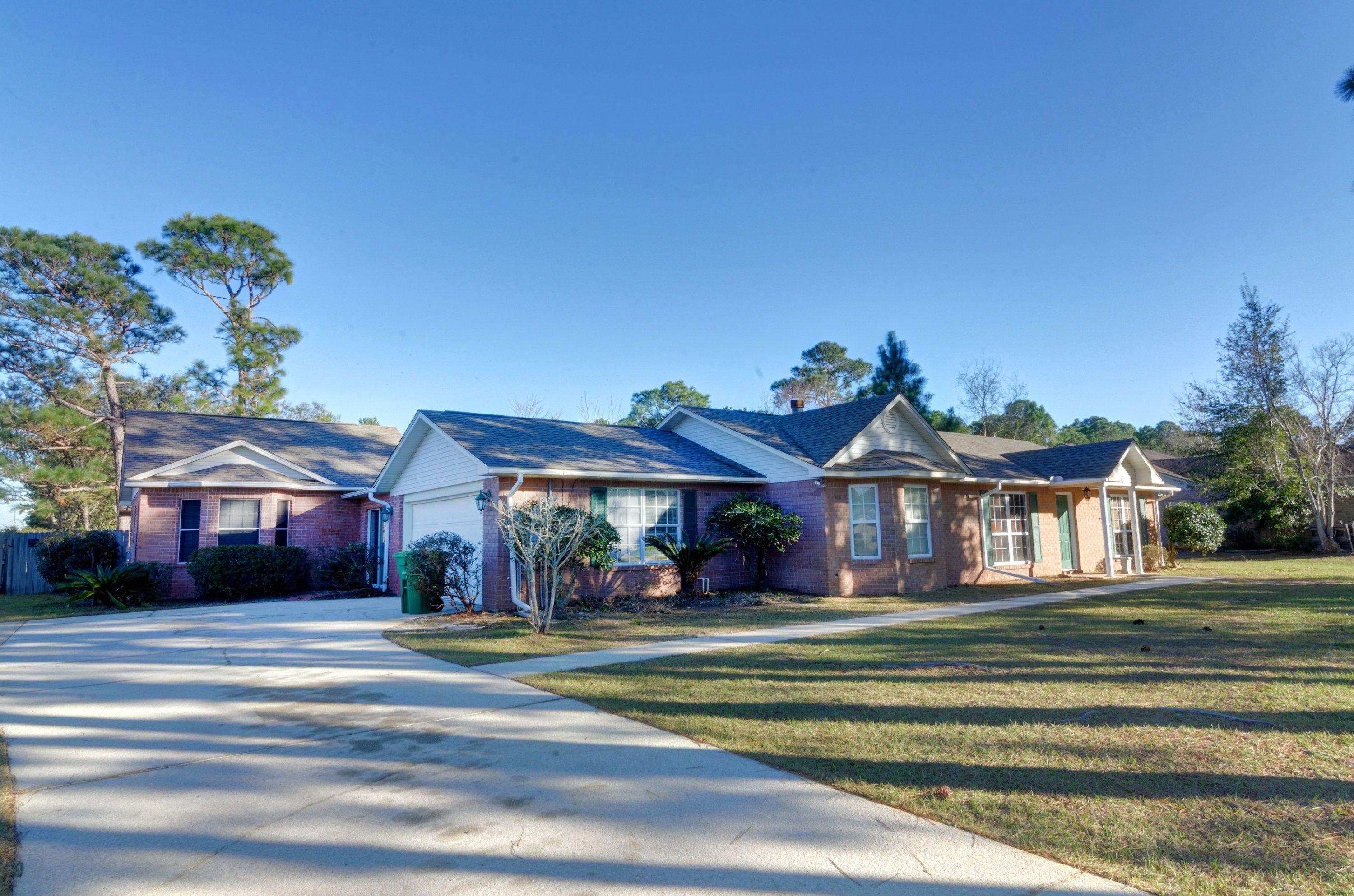 BAY WOODS - Residential