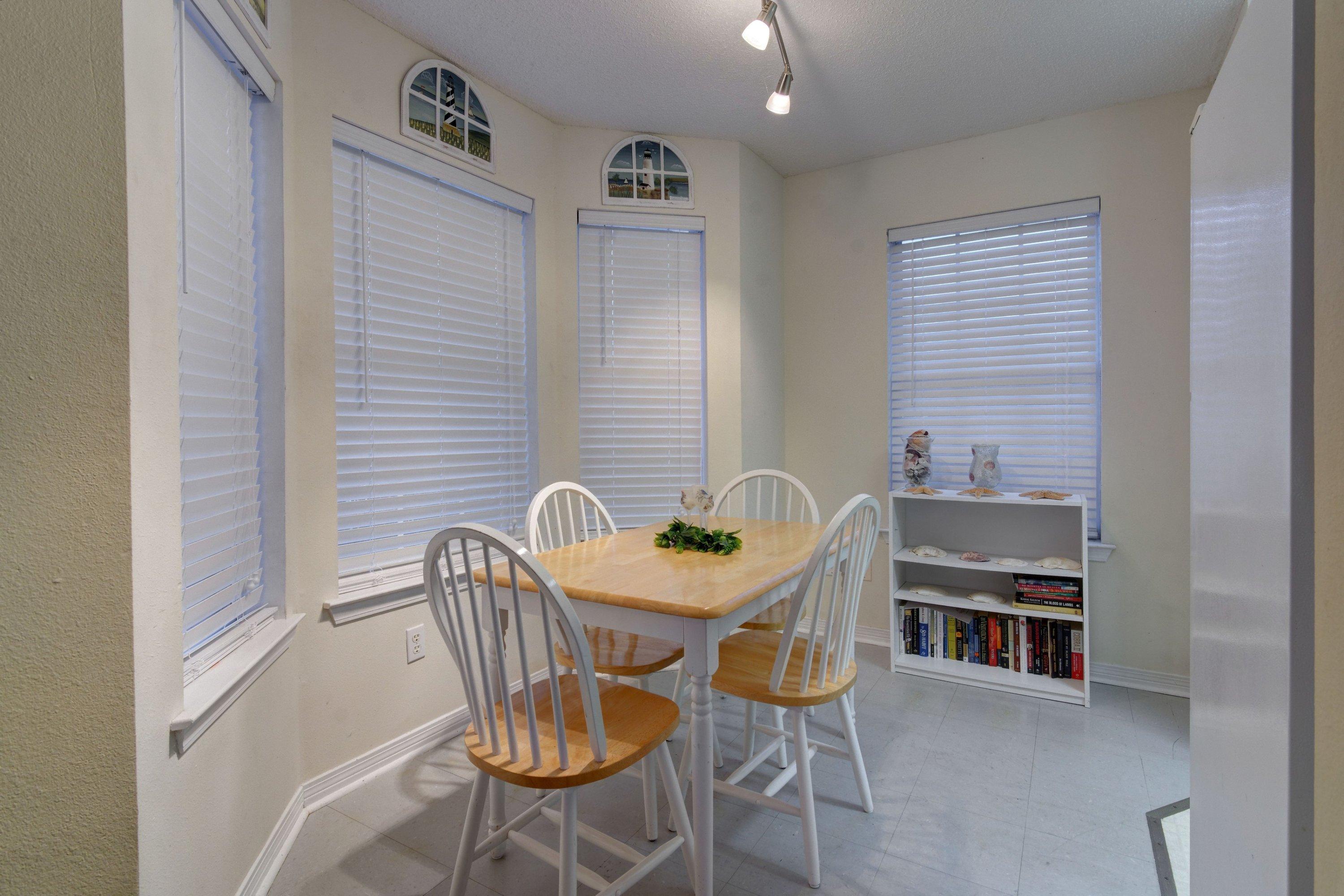 BAY WOODS - Residential