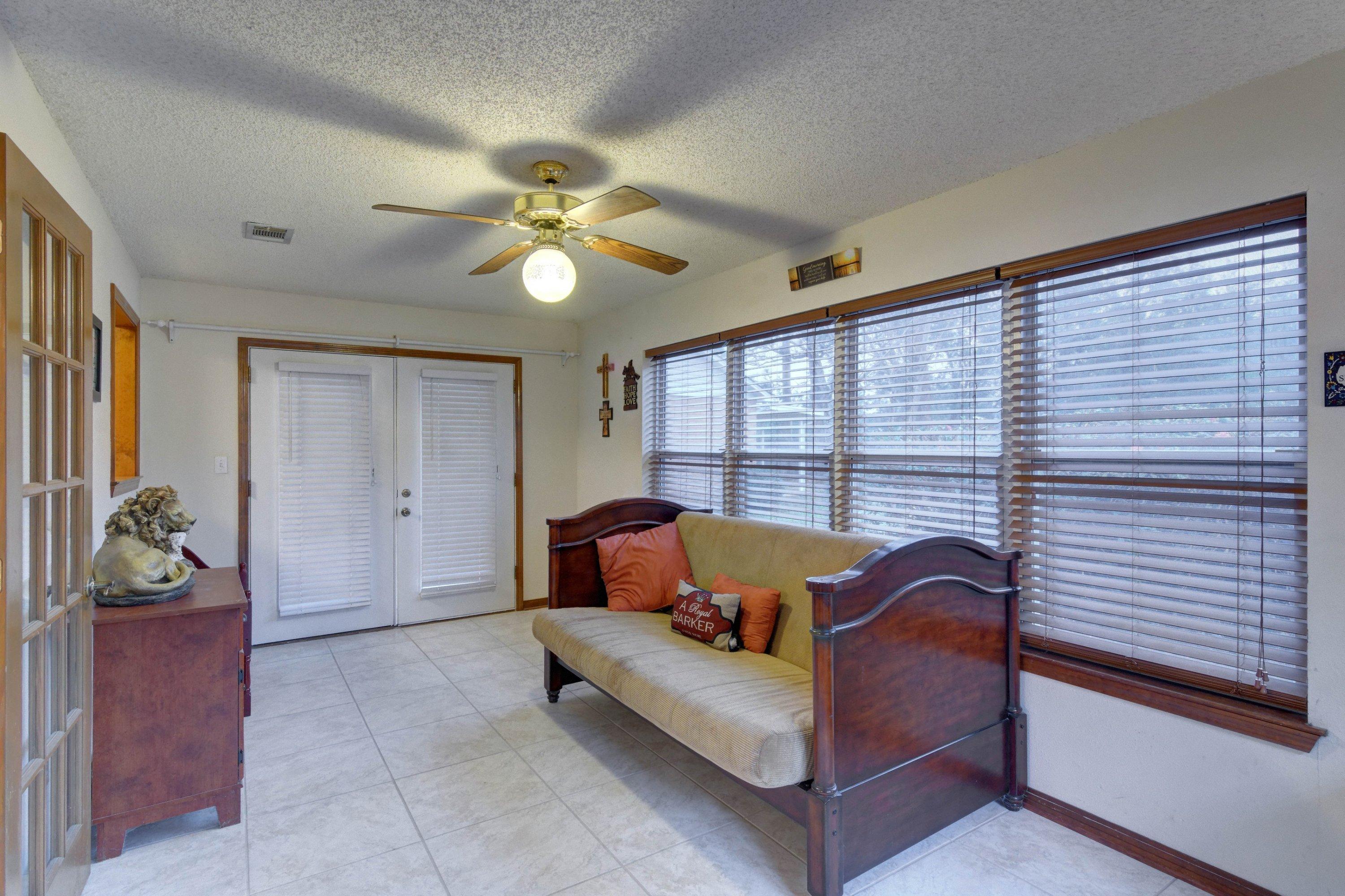 BAY WOODS - Residential