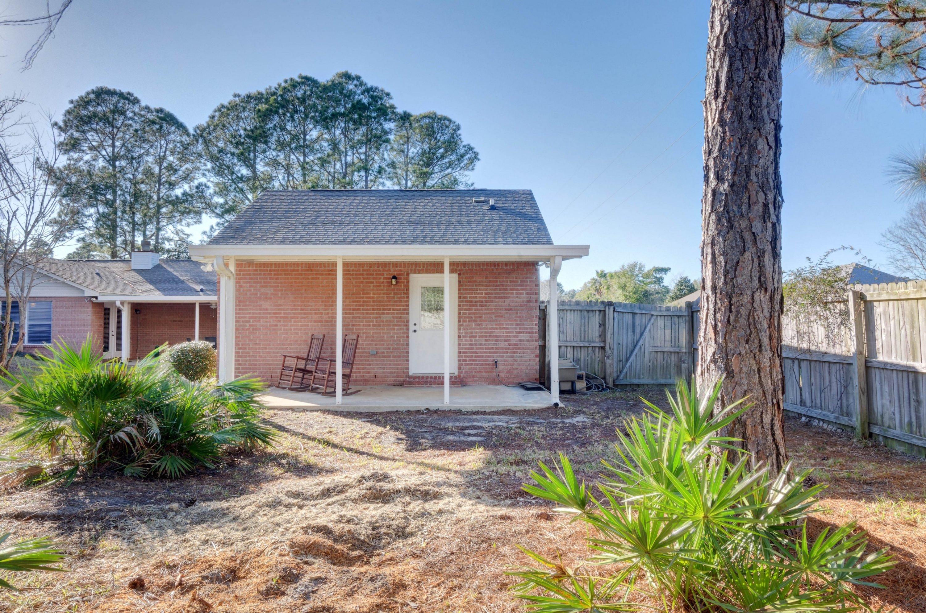 BAY WOODS - Residential