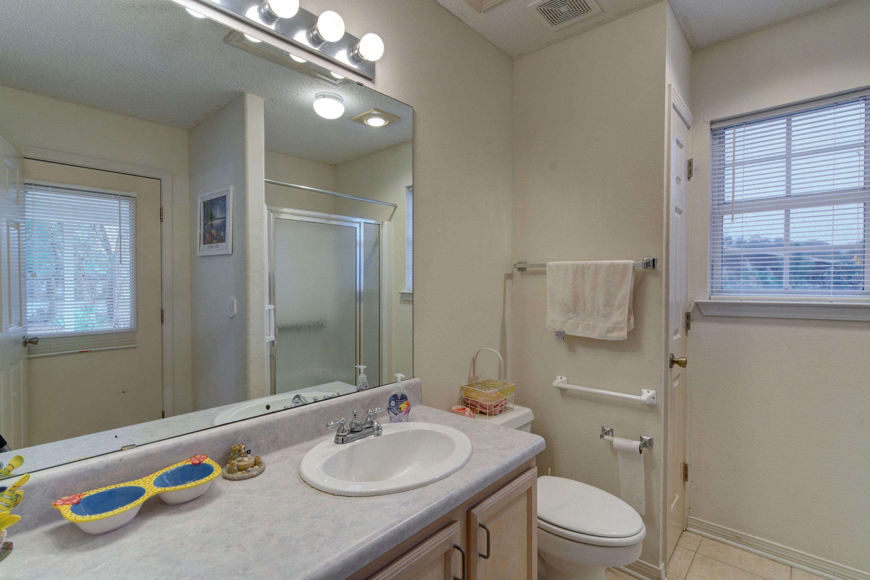 BAY WOODS - Residential