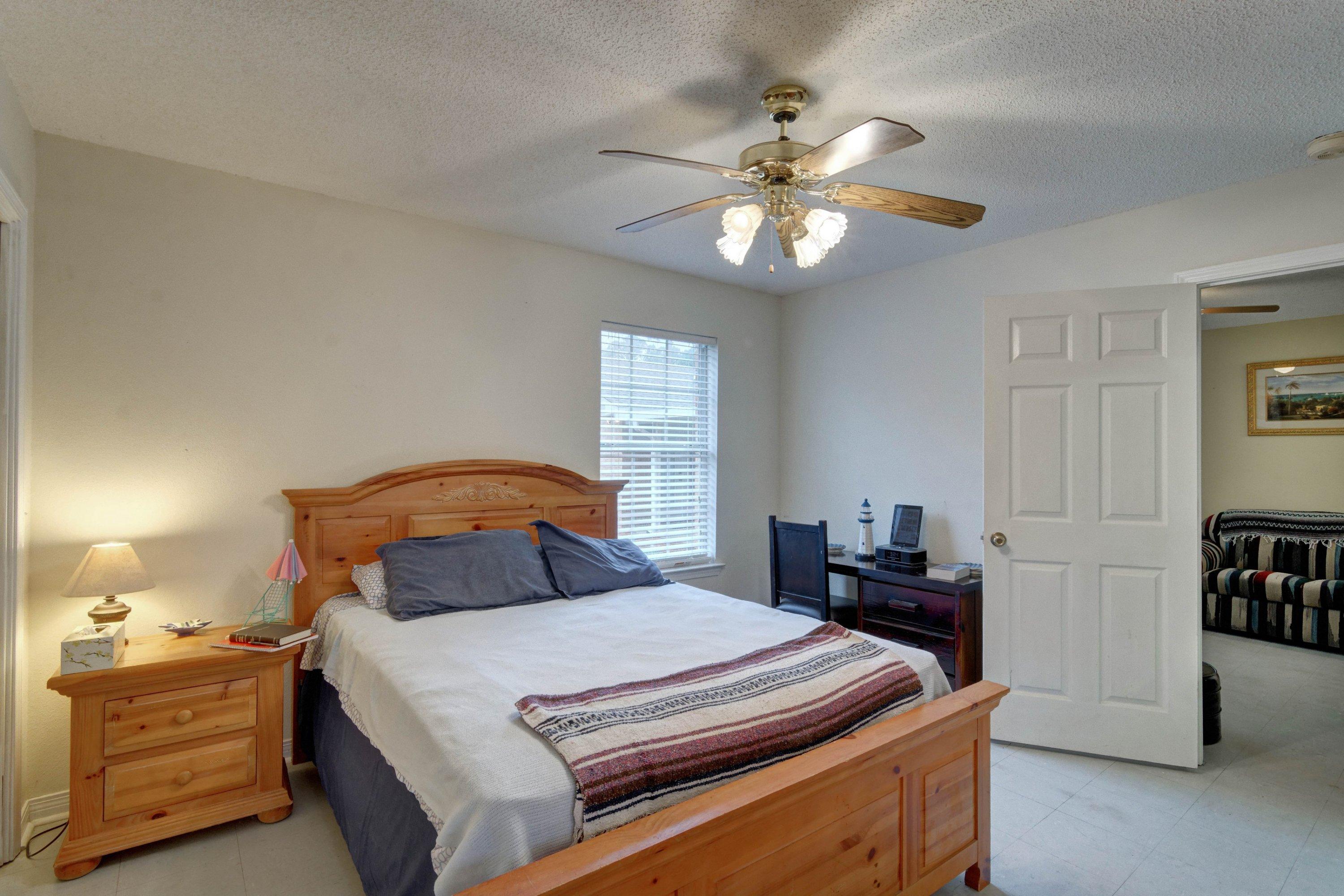 BAY WOODS - Residential