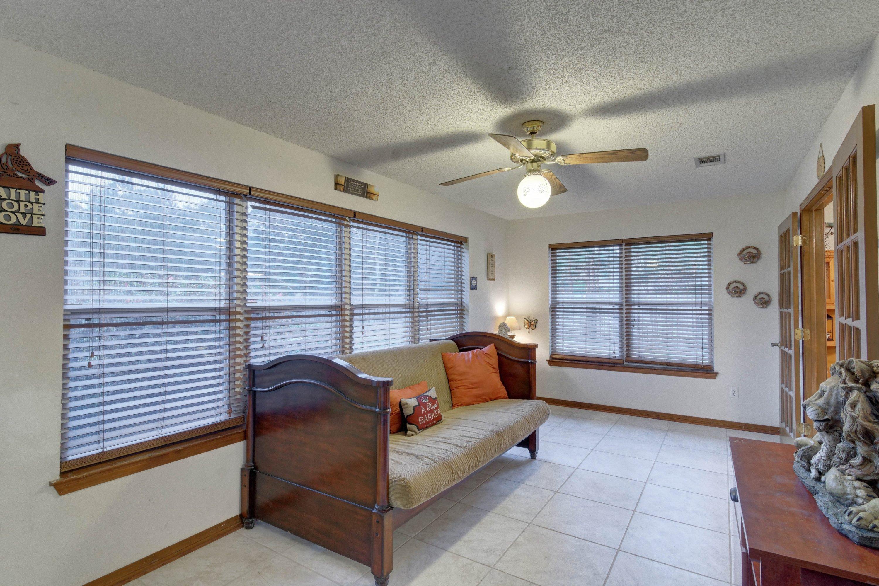 BAY WOODS - Residential