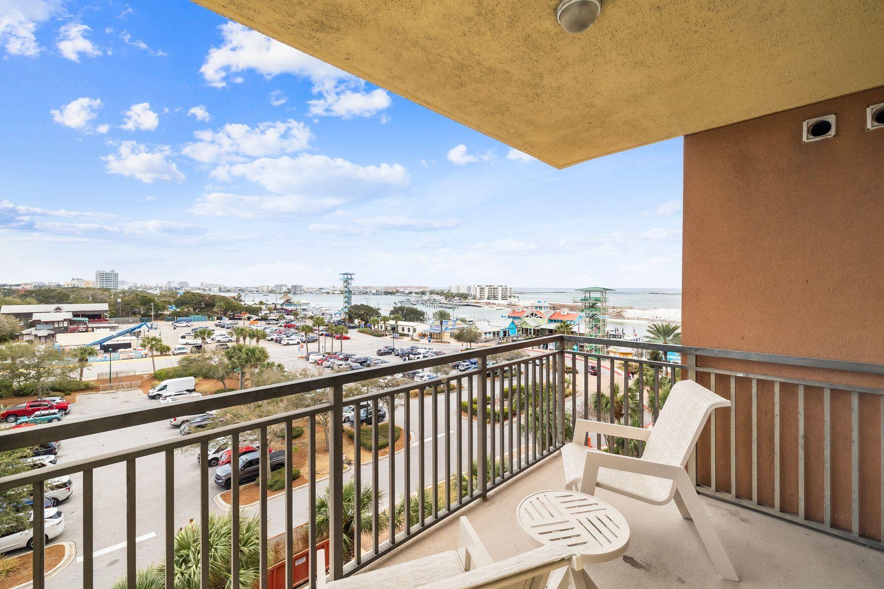 EMERALD GRANDE - Residential