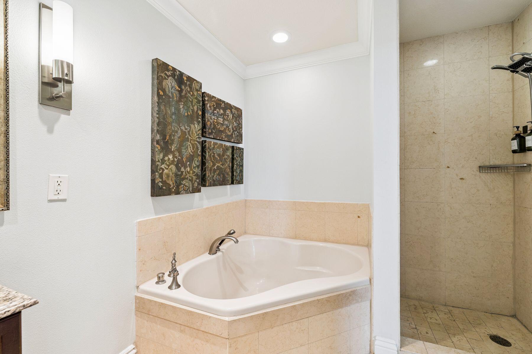 EMERALD GRANDE - Residential