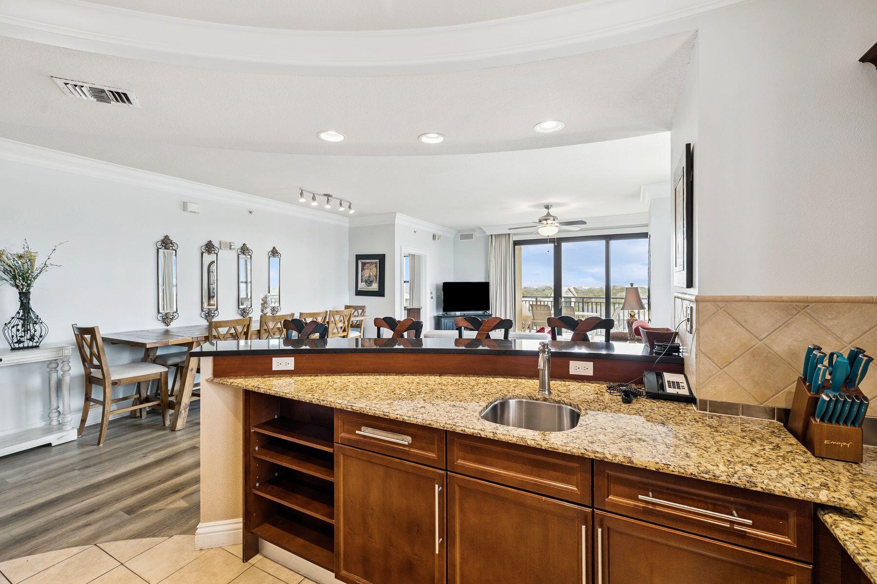 EMERALD GRANDE - Residential