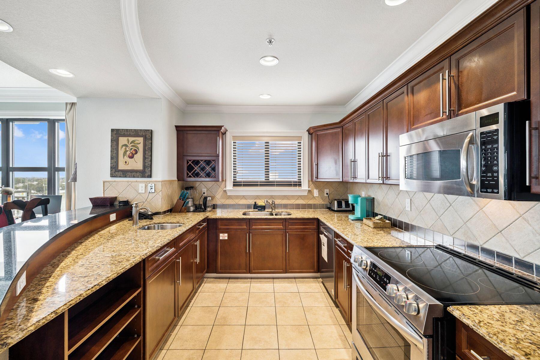 EMERALD GRANDE - Residential