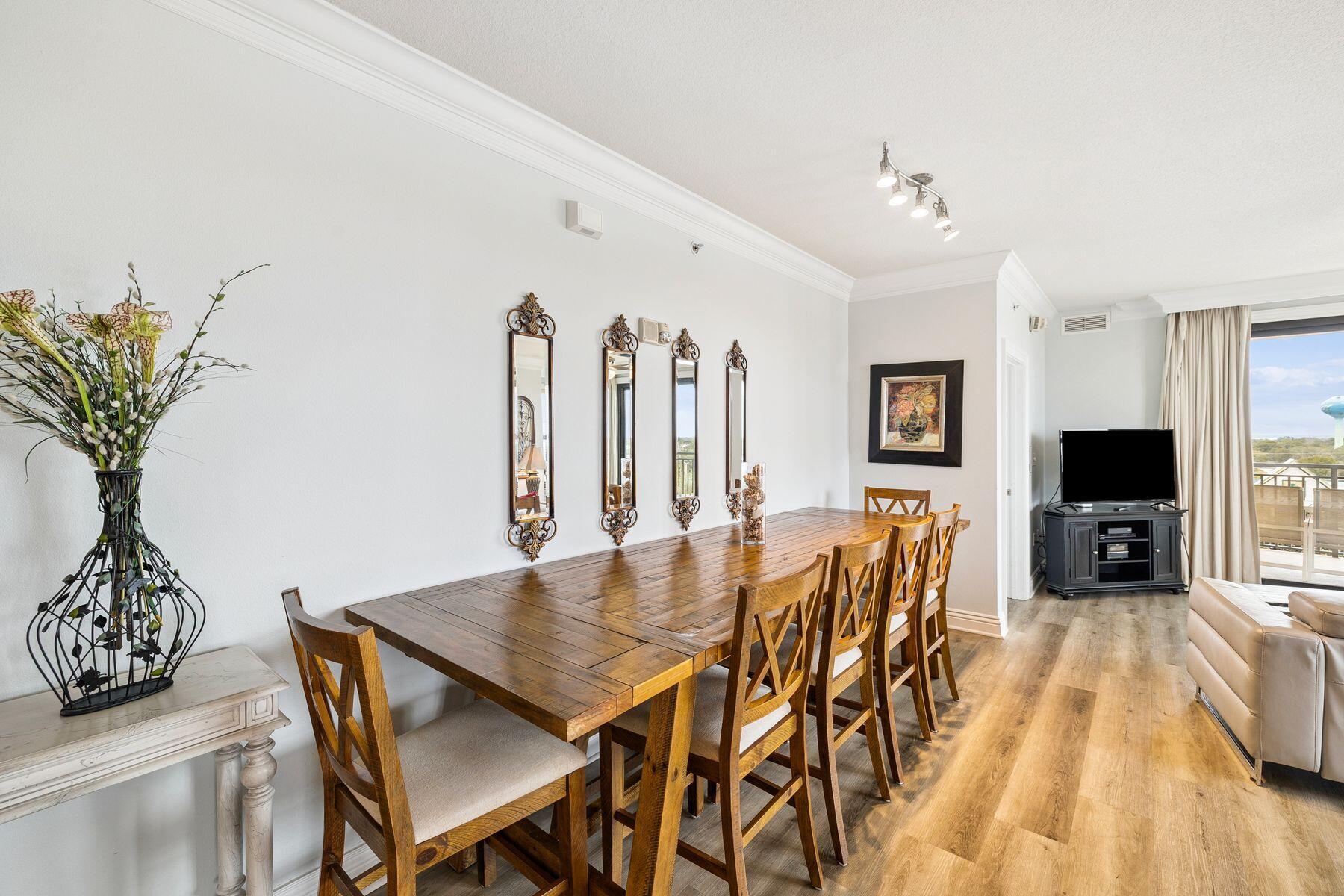 EMERALD GRANDE - Residential