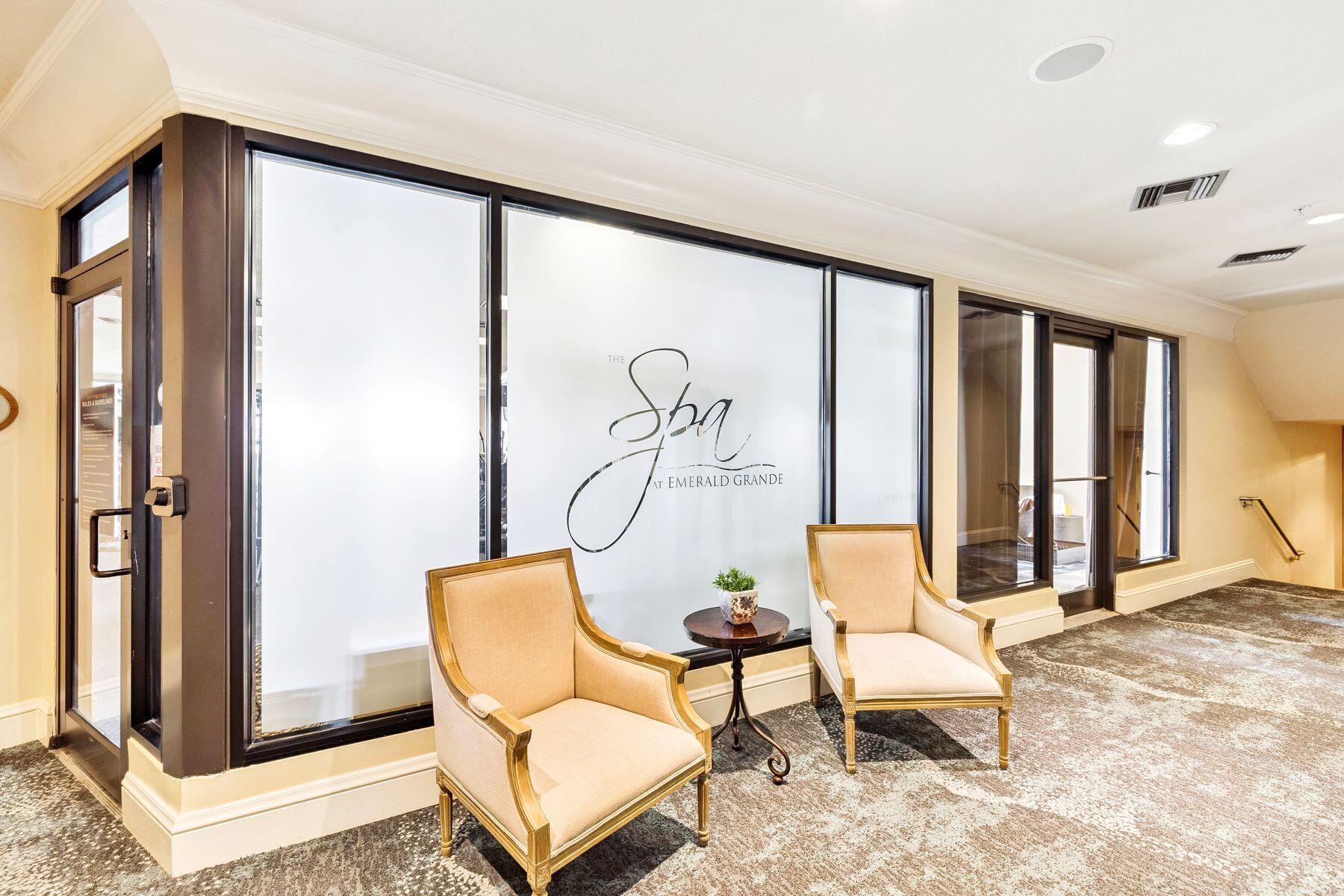 EMERALD GRANDE - Residential