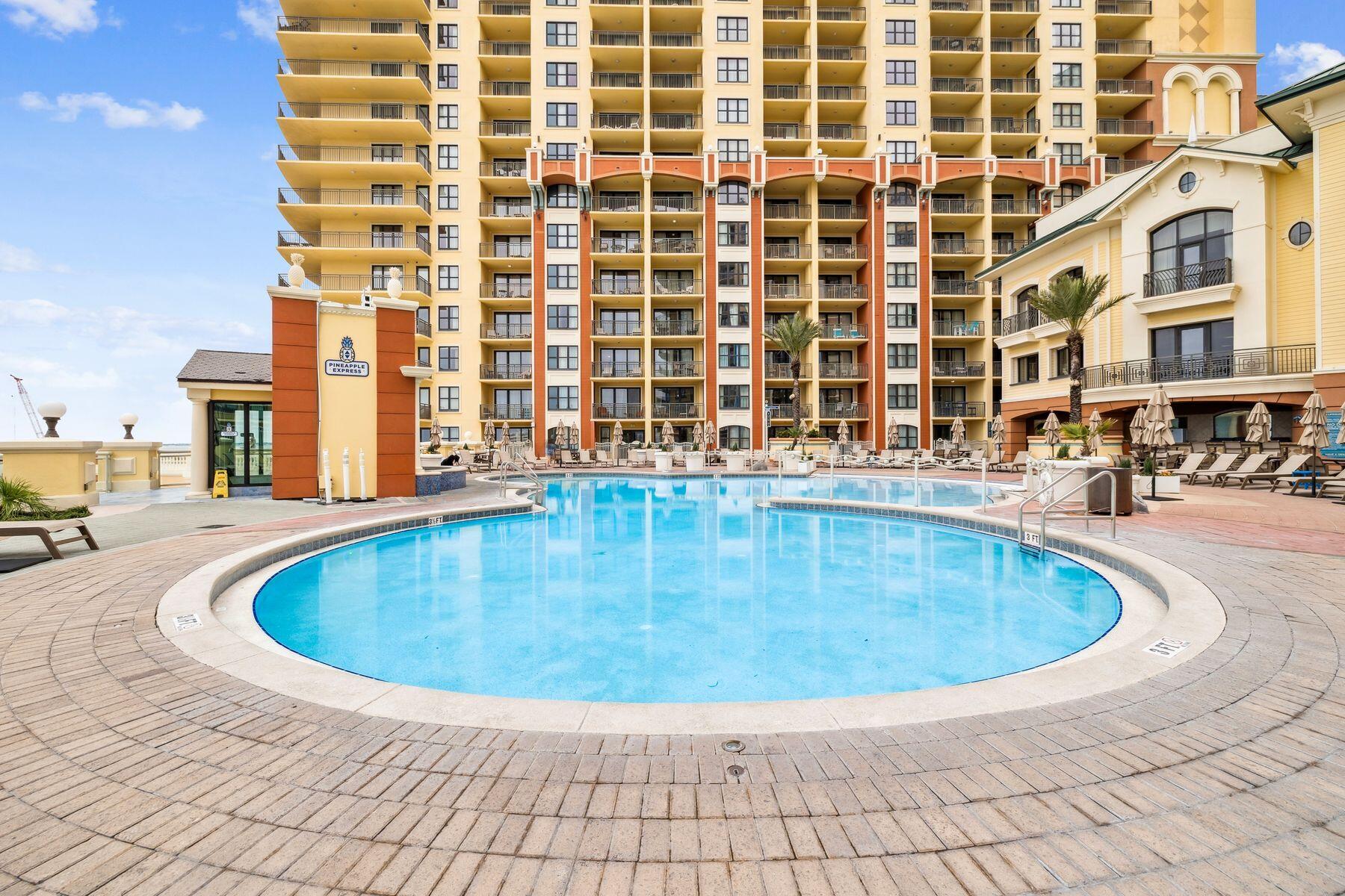 EMERALD GRANDE - Residential