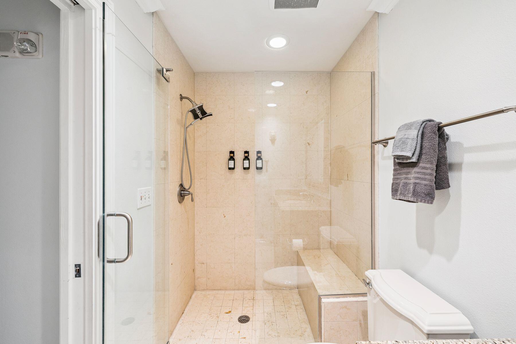 EMERALD GRANDE - Residential