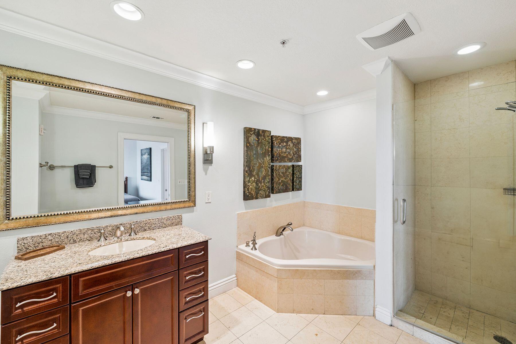 EMERALD GRANDE - Residential