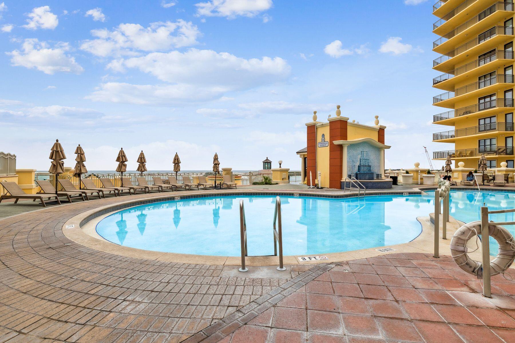 EMERALD GRANDE - Residential