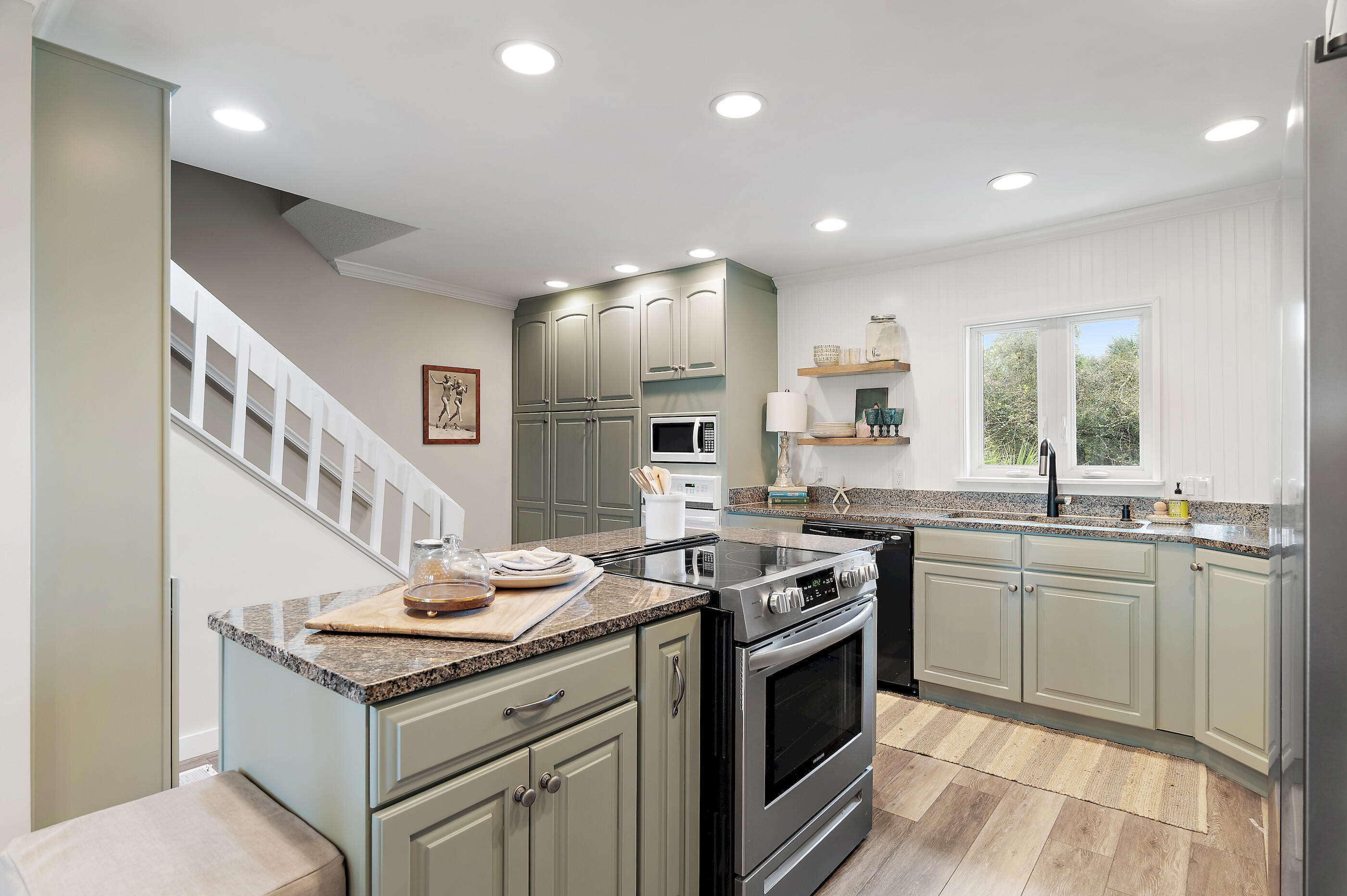 SEA BLUFF CONDO PH 2 - Residential