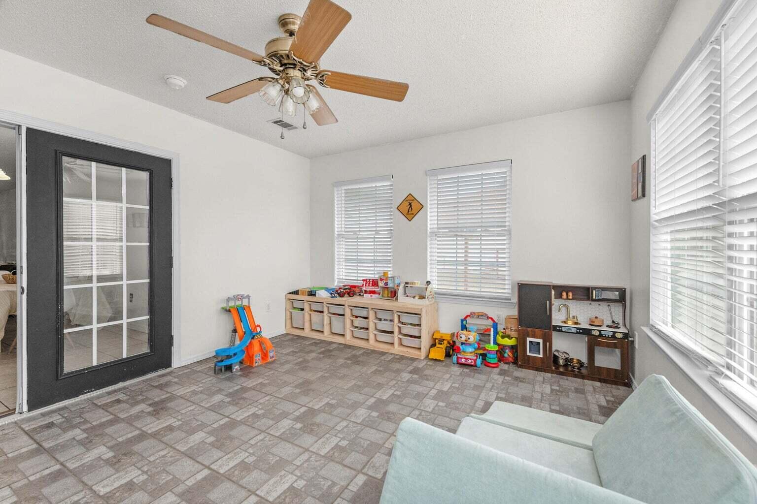 SHOAL WOOD EST 1ST PH II - Residential Lease