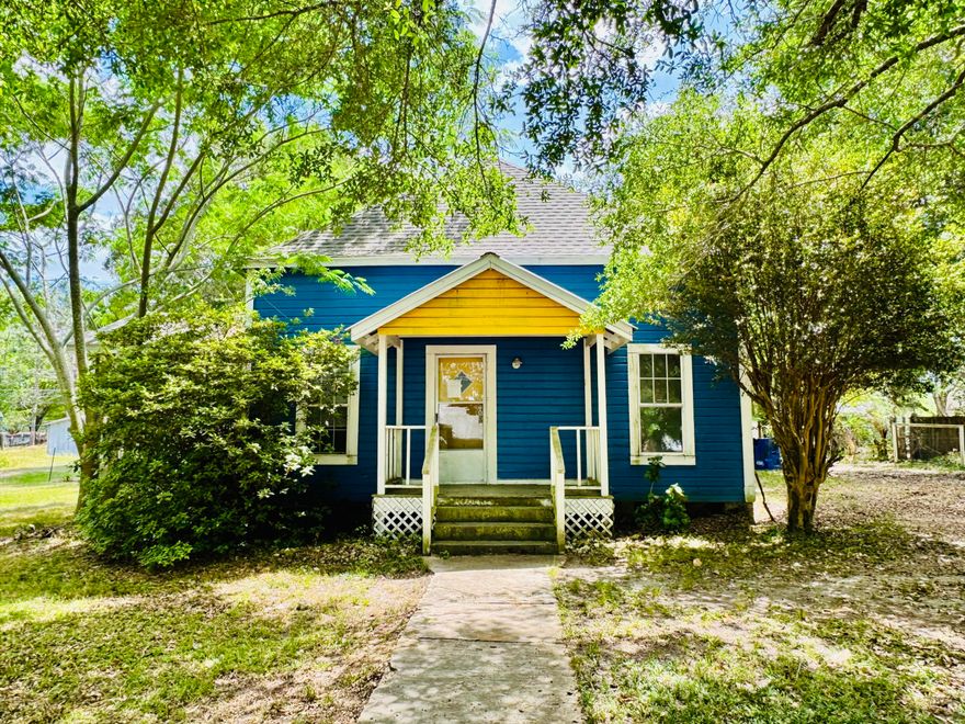 Fixer-upper in Lockhart, AL. This property is being sold as-is, where-is, and is best suited for a cash buyer. The roof was replaced in 2023, adding a solid feature to build on. The yard is partially fenced, offering some privacy and potential for landscaping. Inside, the home features 3 bedrooms and 1 bathroom and will need updates throughout. A blank canvas ready for your vision and value creation.
