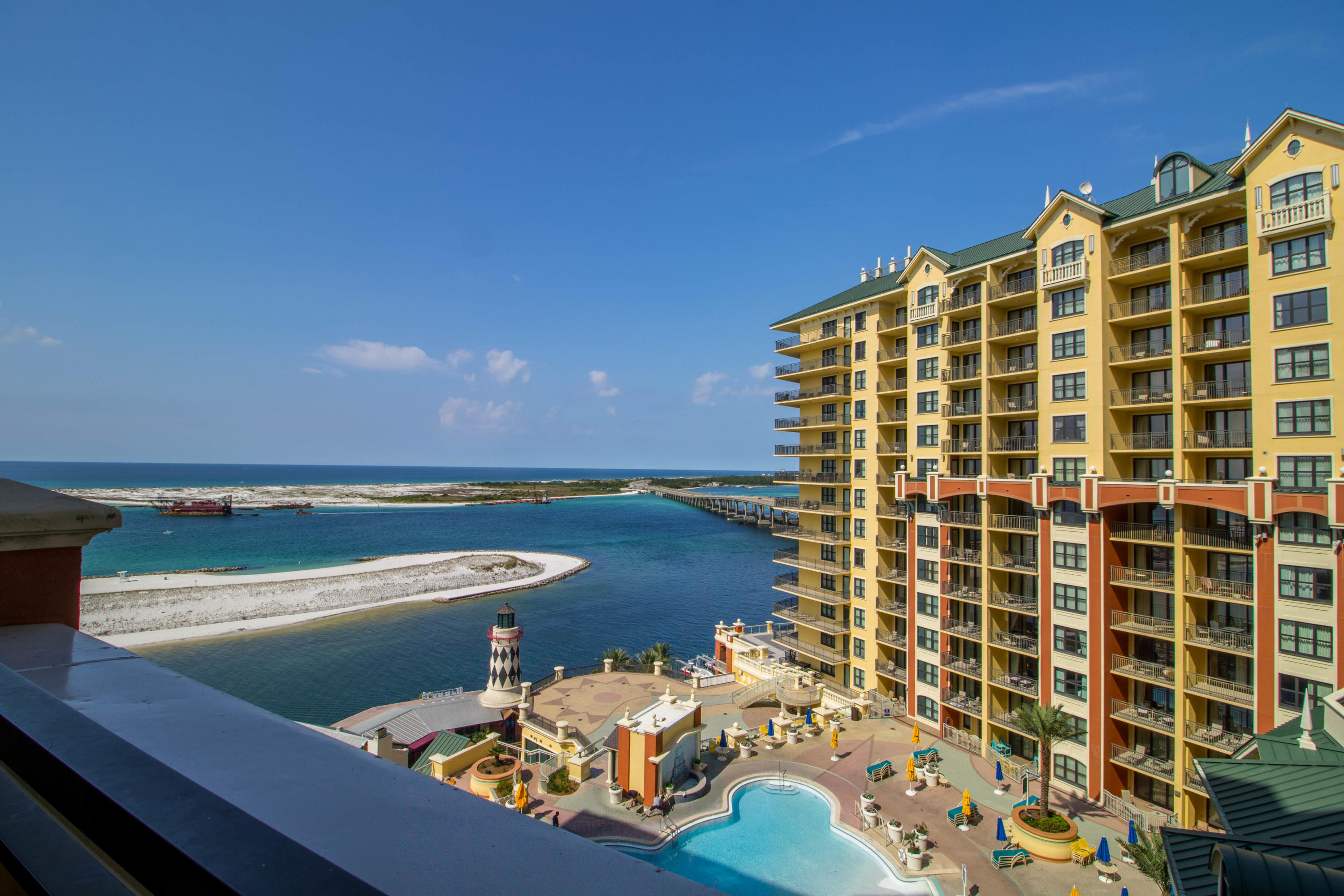 EMERALD GRANDE - Residential