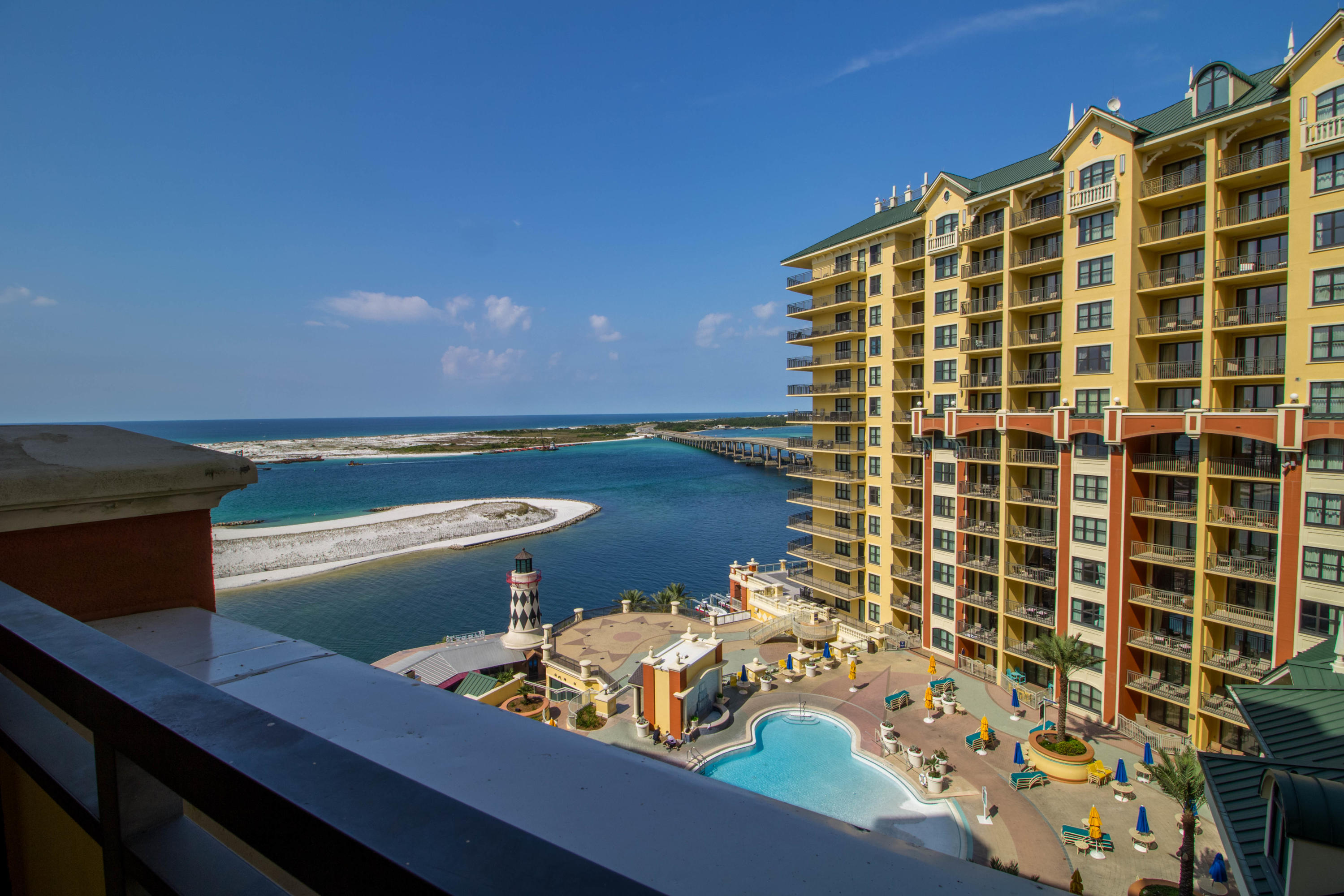 EMERALD GRANDE - Residential