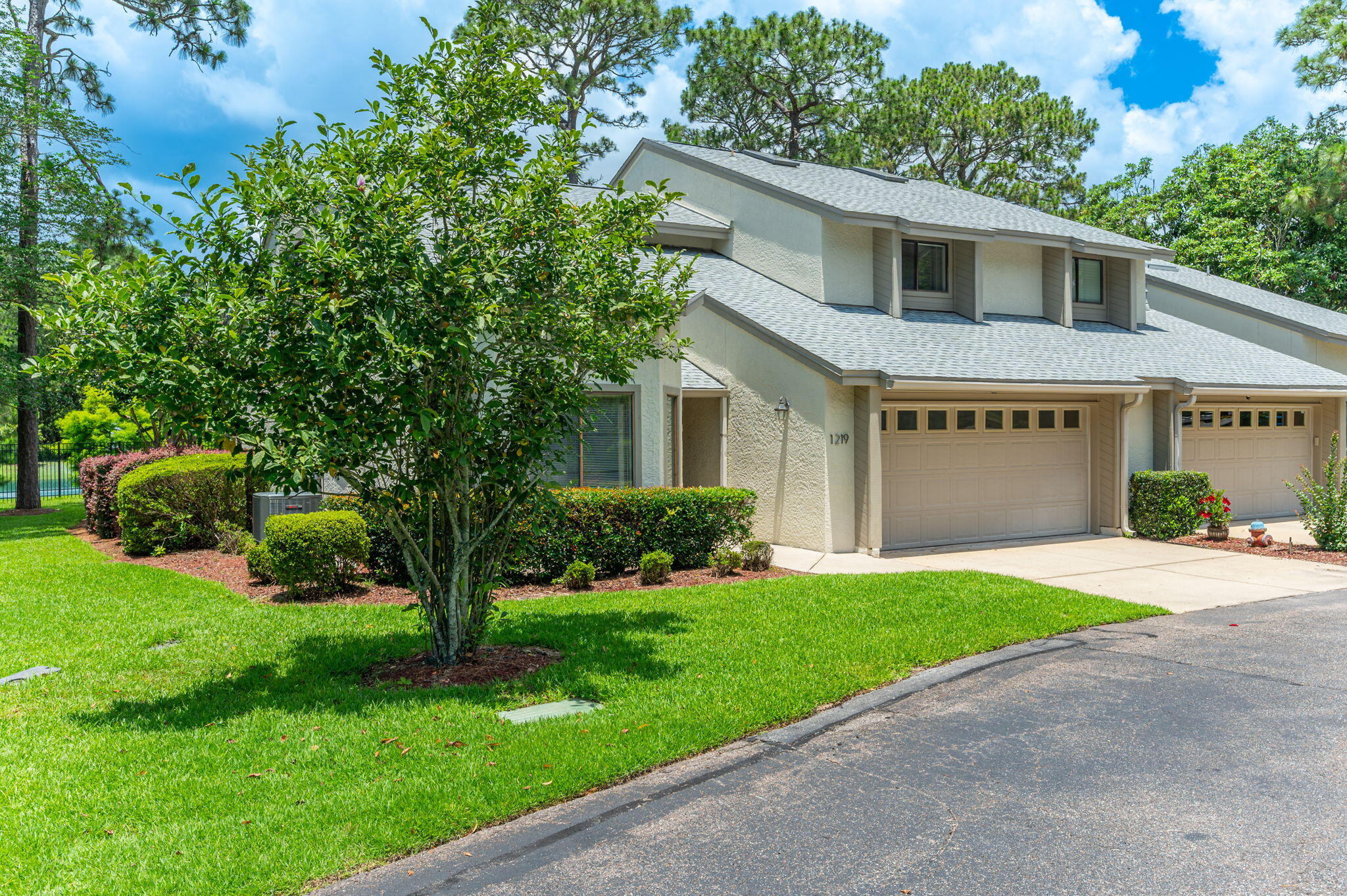 1219 Oakmont Drive 219