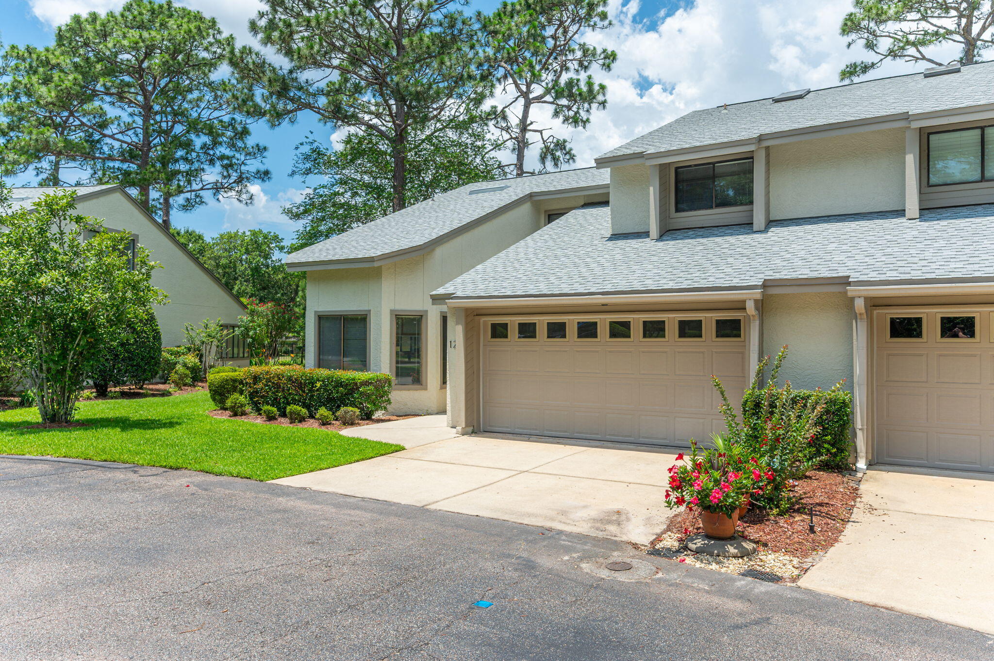 1219 Oakmont Drive 219