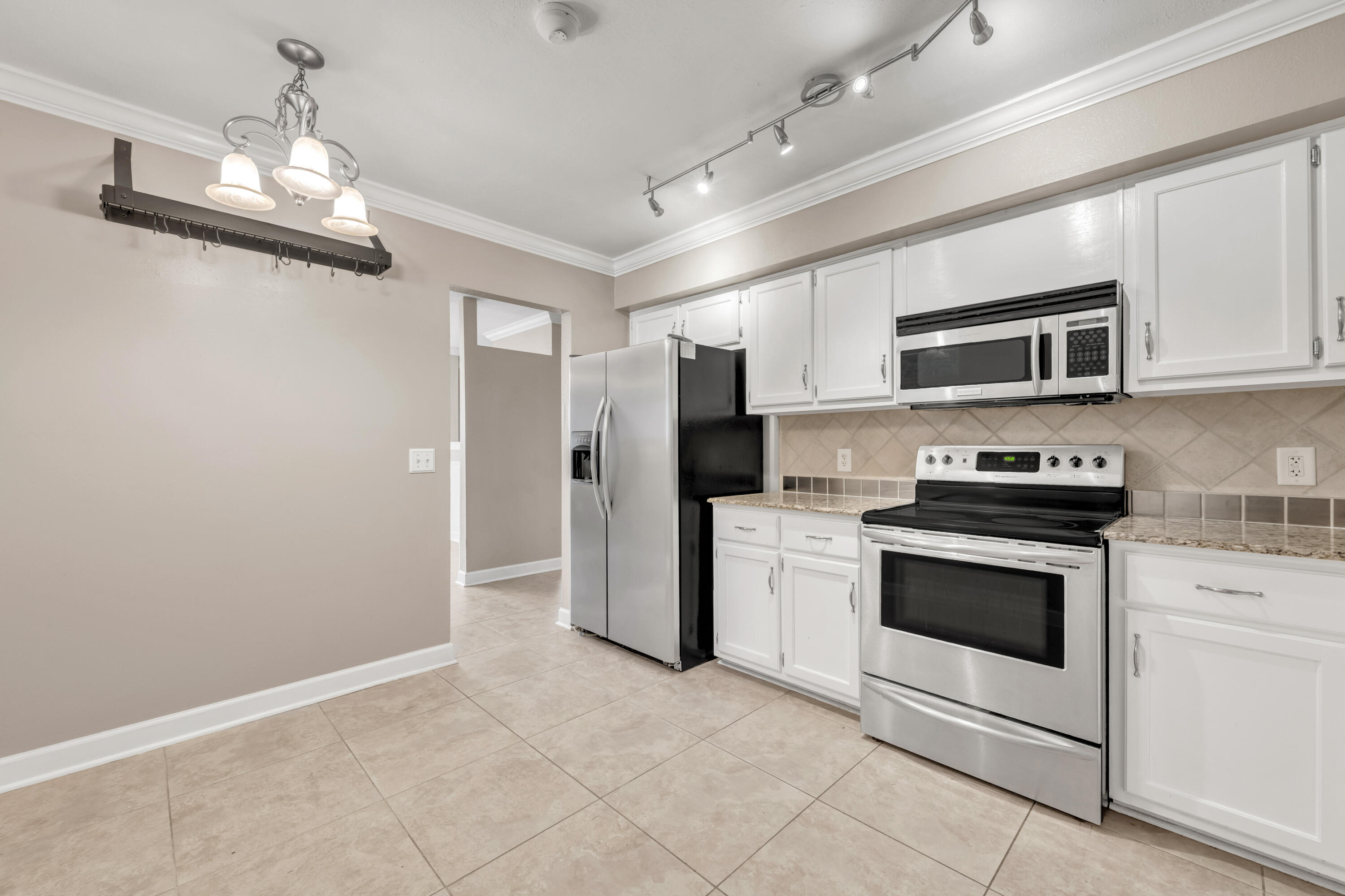 FOXWOOD ESTATES 1 - Residential