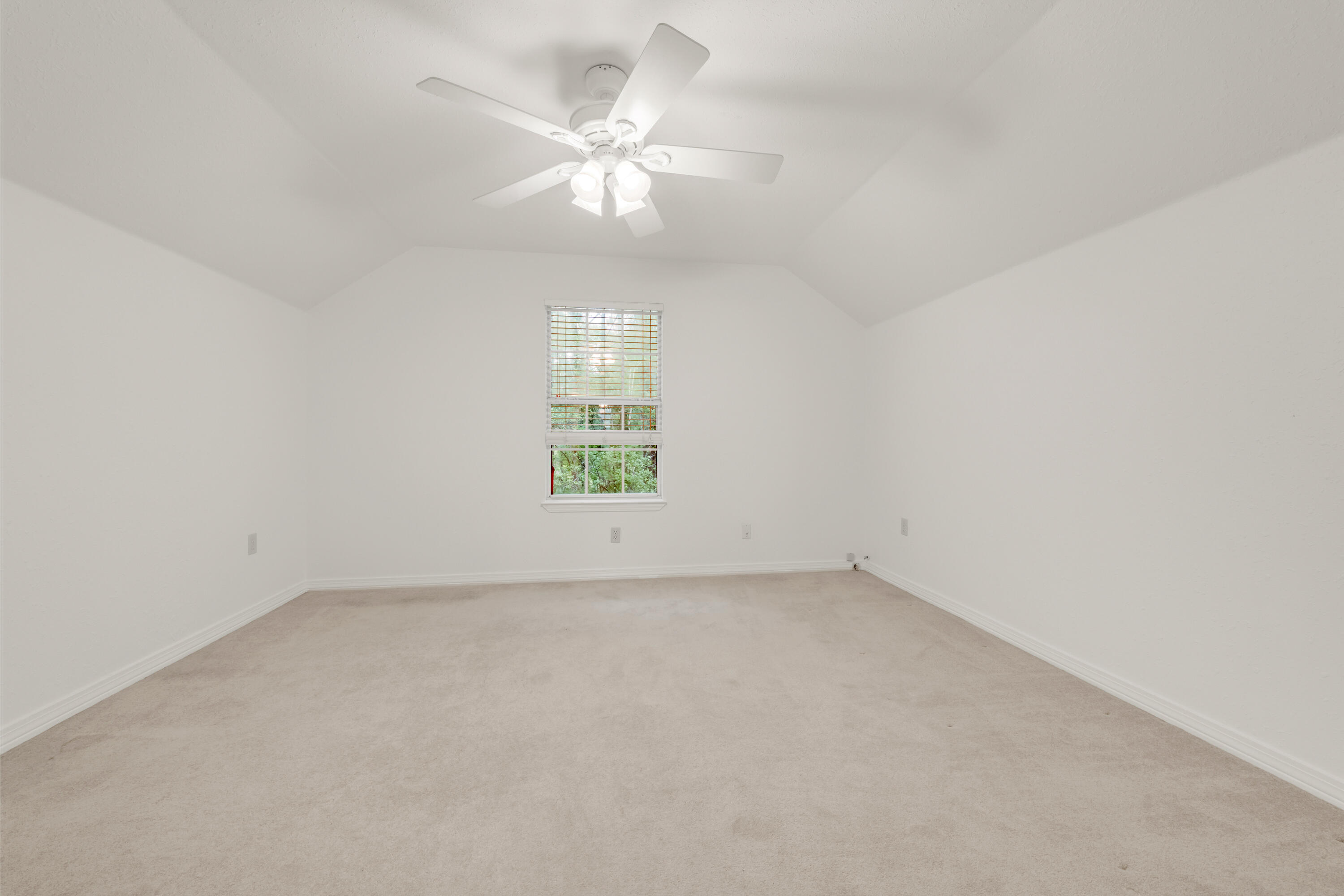 FOXWOOD ESTATES 1 - Residential