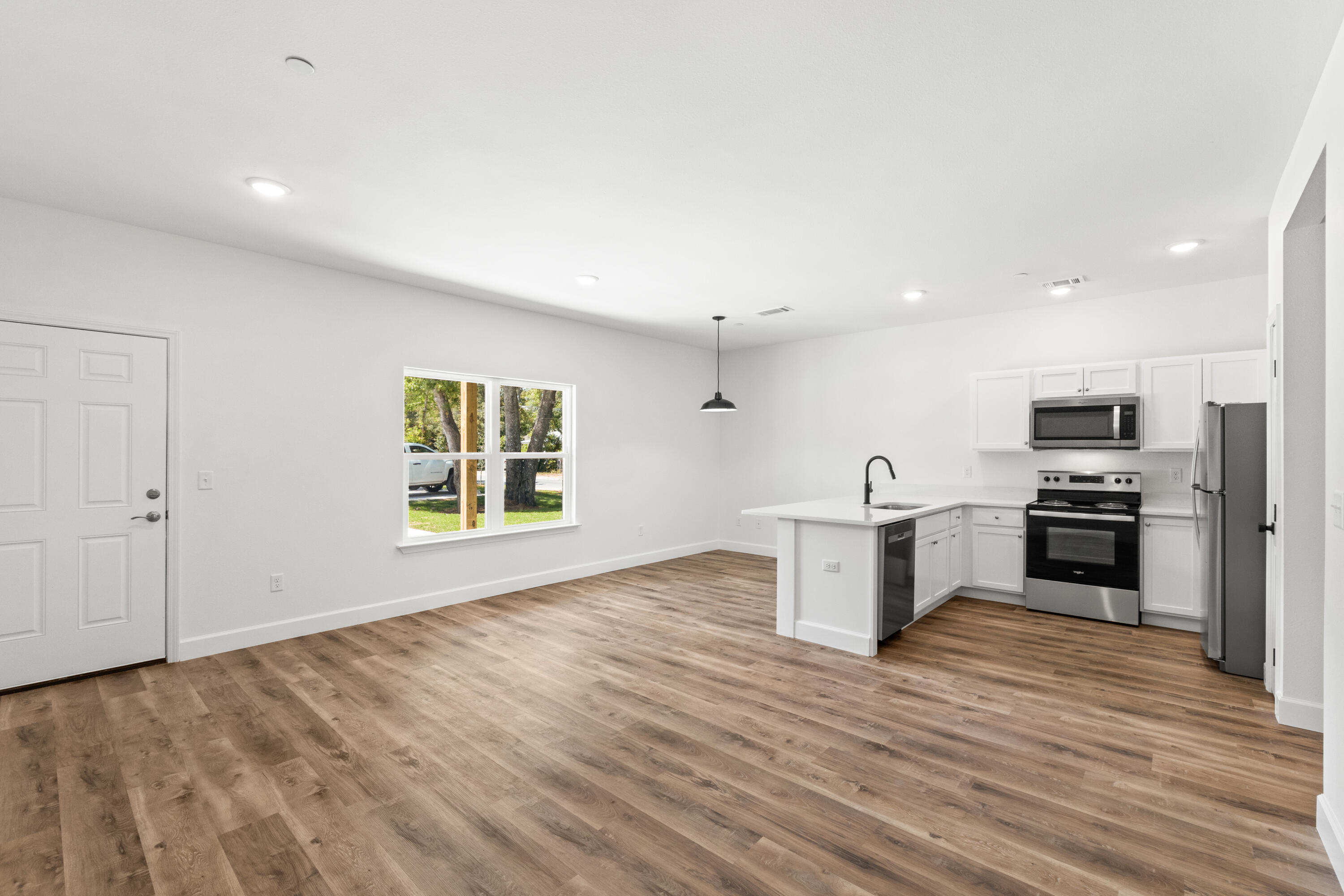 BARROW APARTMENTS - Residential Lease