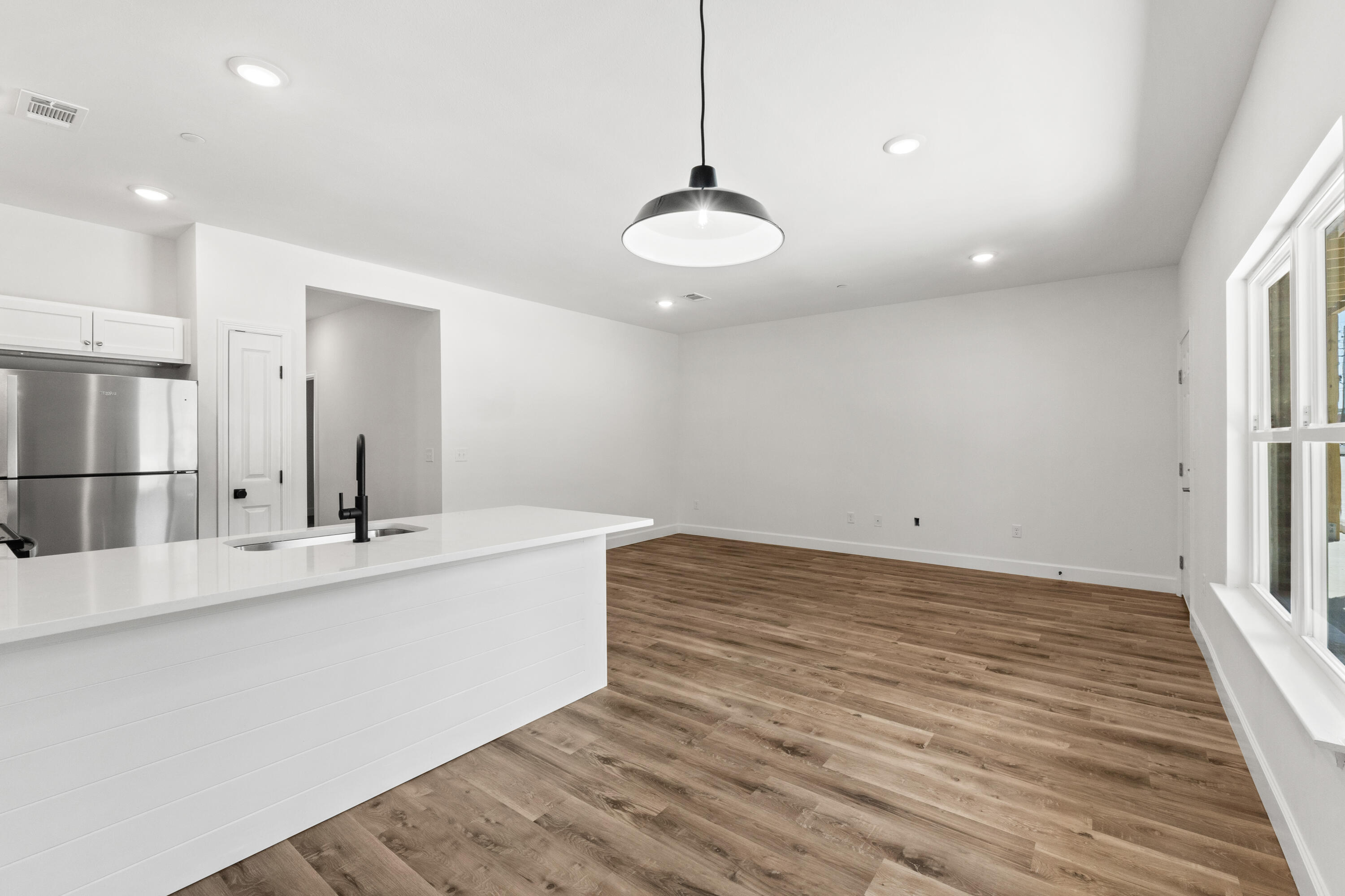 BARROW APARTMENTS - Residential Lease