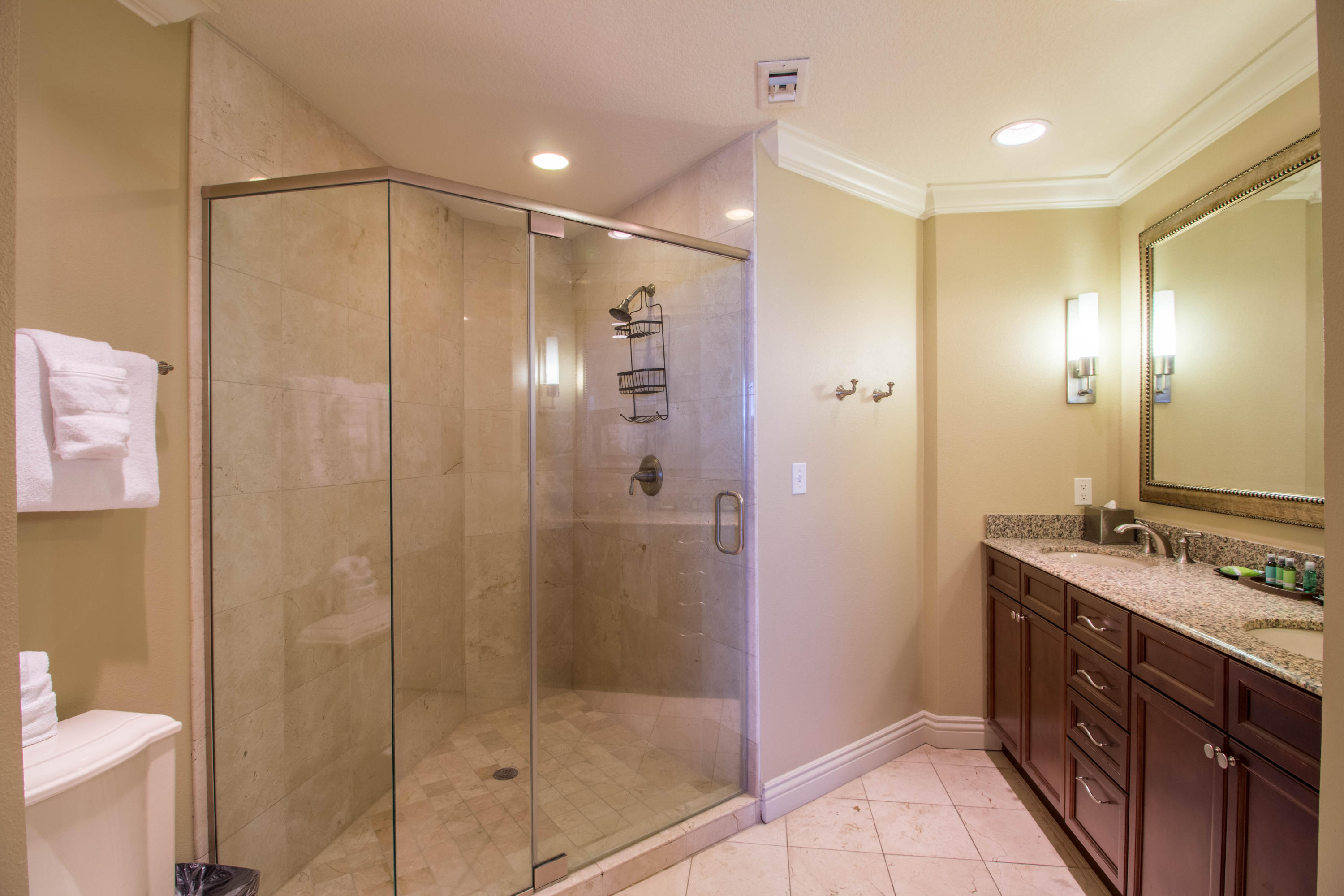 EMERALD GRANDE - Residential