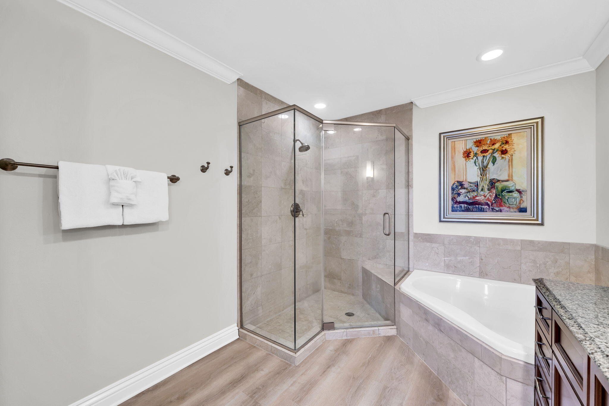 EMERALD GRANDE West - Residential