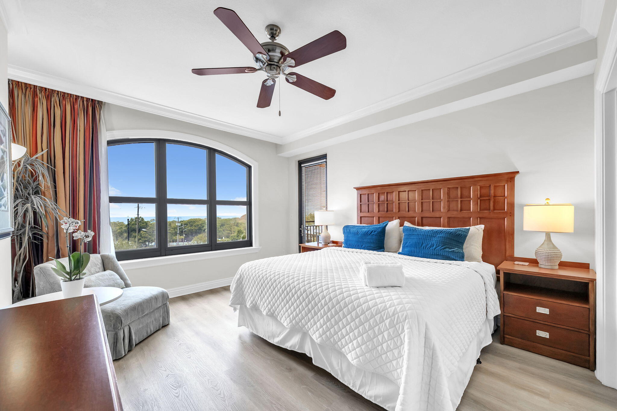 EMERALD GRANDE West - Residential