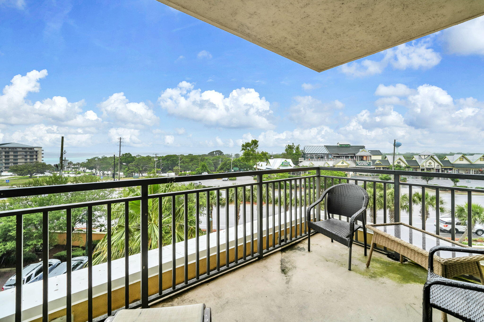 EMERALD GRANDE West - Residential