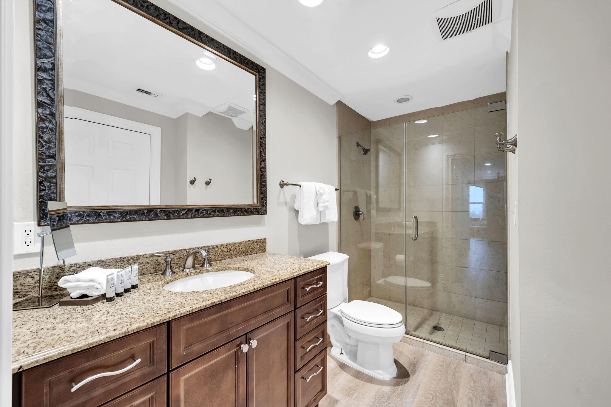EMERALD GRANDE West - Residential