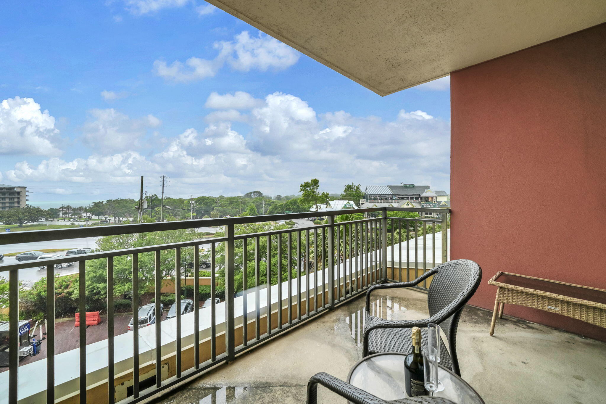 EMERALD GRANDE West - Residential