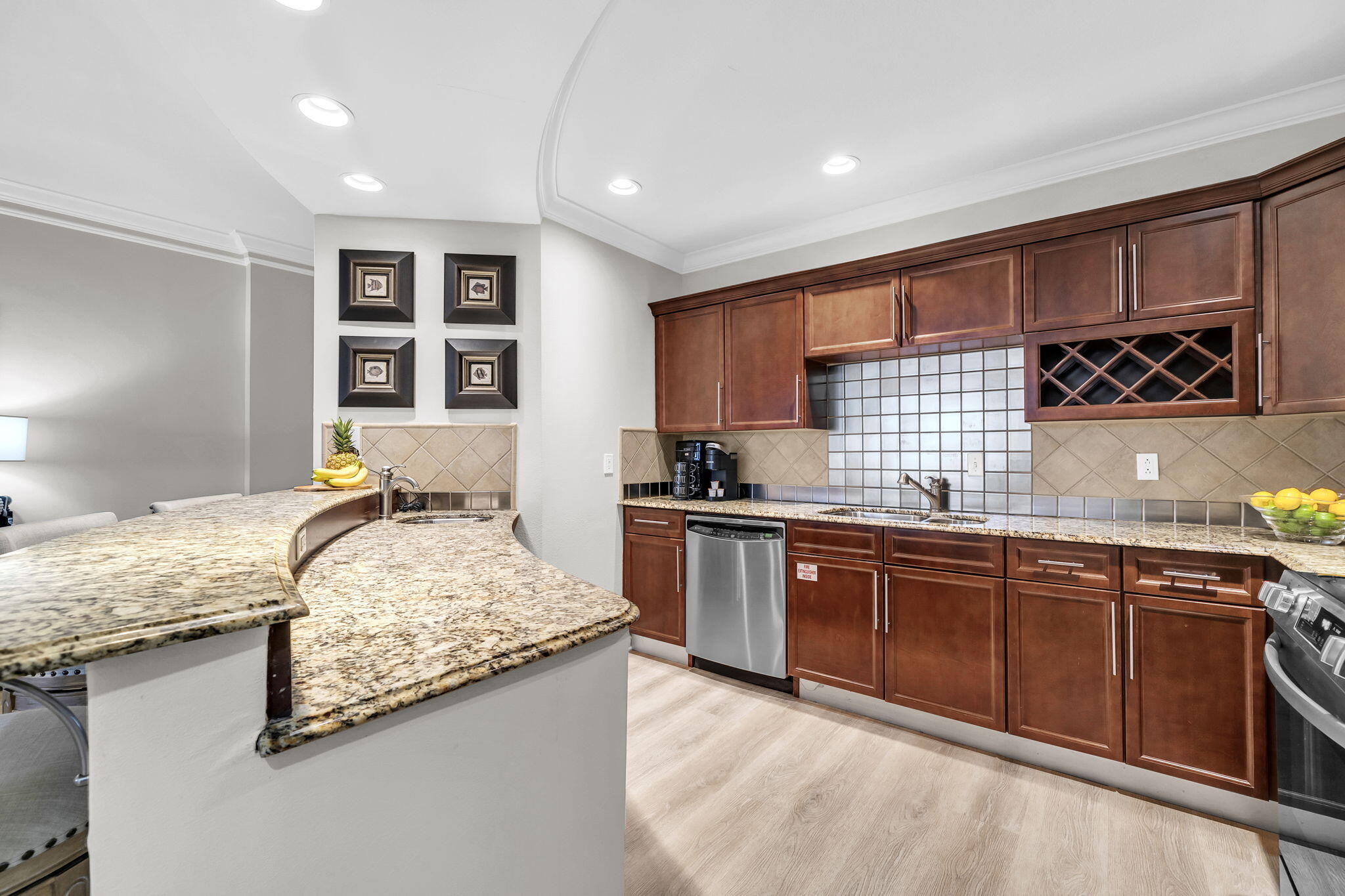 EMERALD GRANDE West - Residential